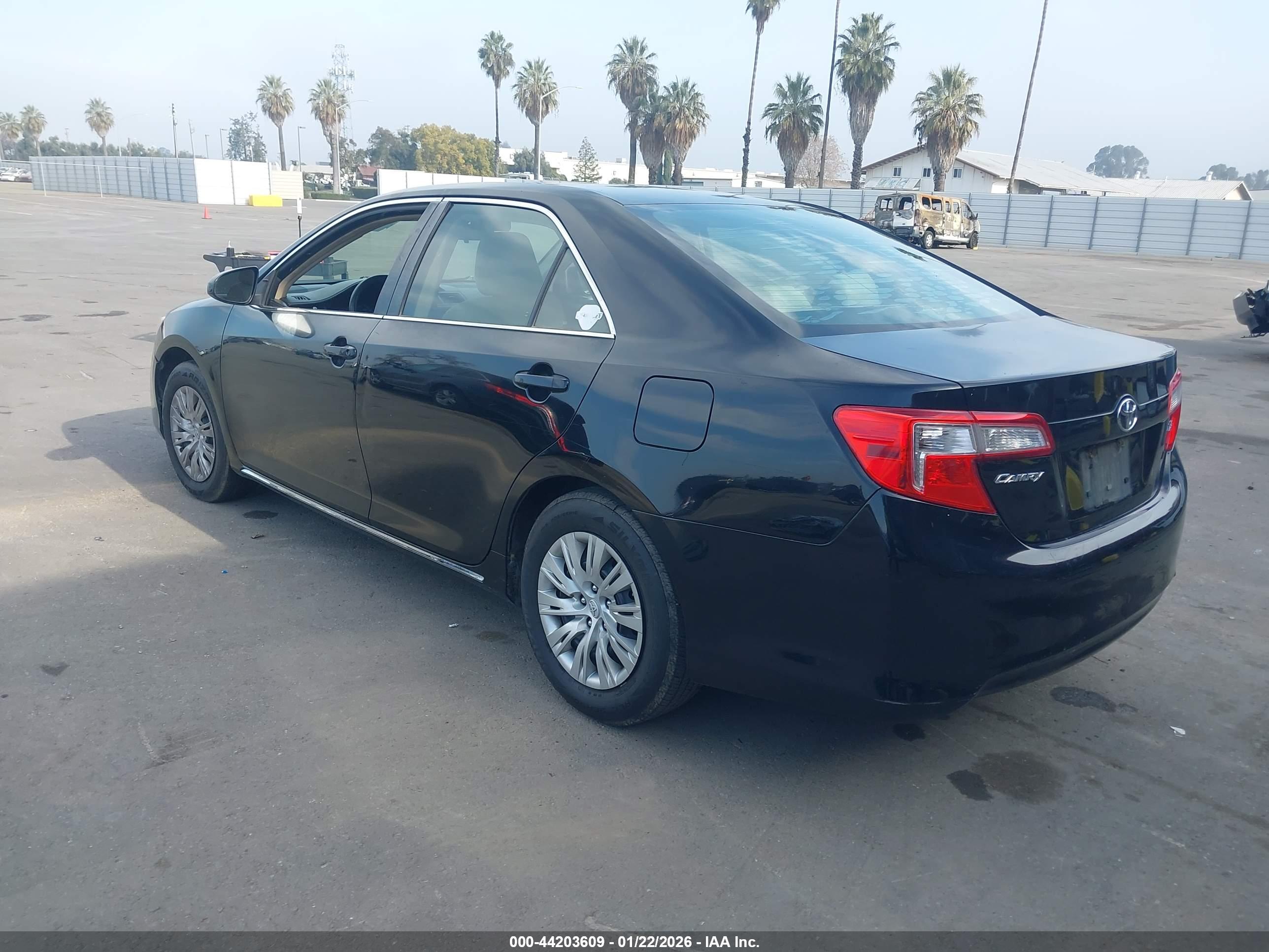 TOYOTA CAMRY image 3