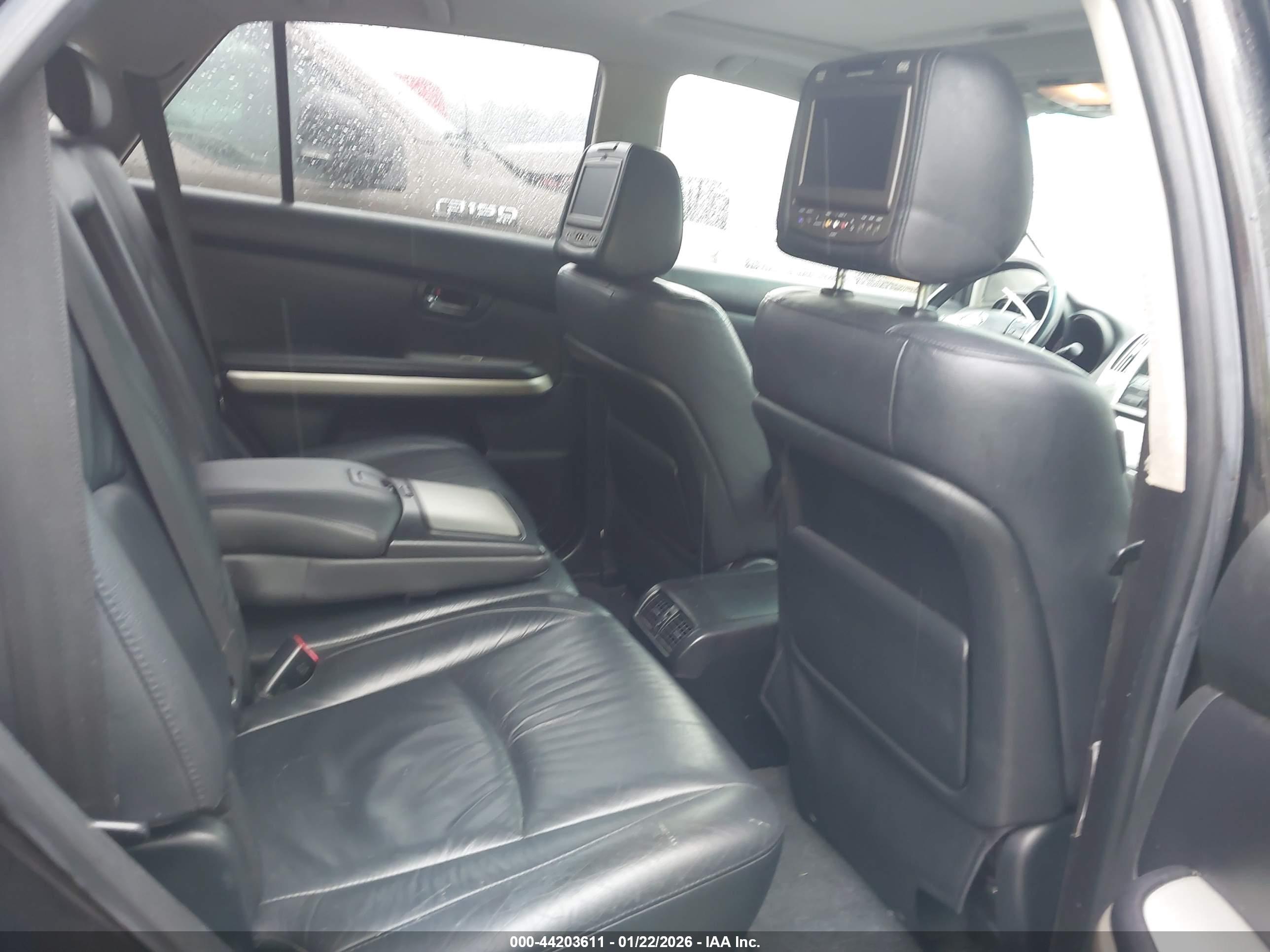 LEXUS RX image 8