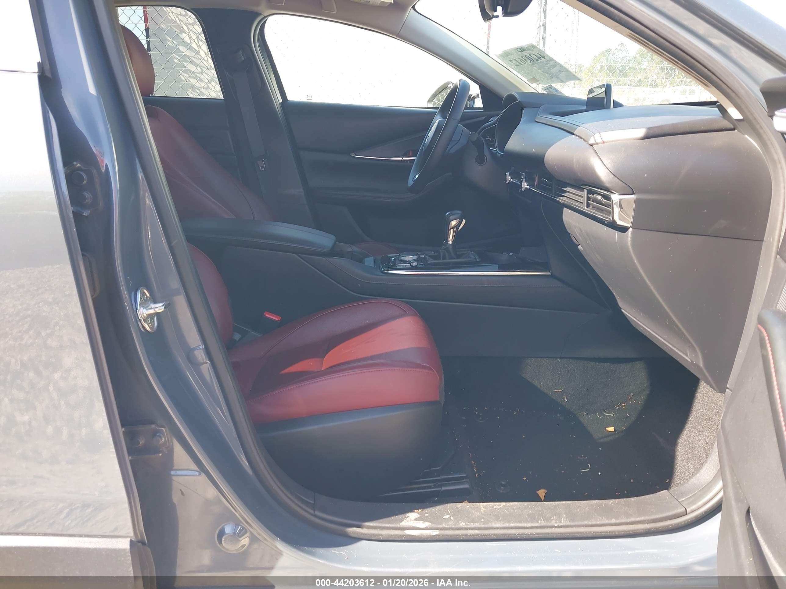 MAZDA CX-30 image 5