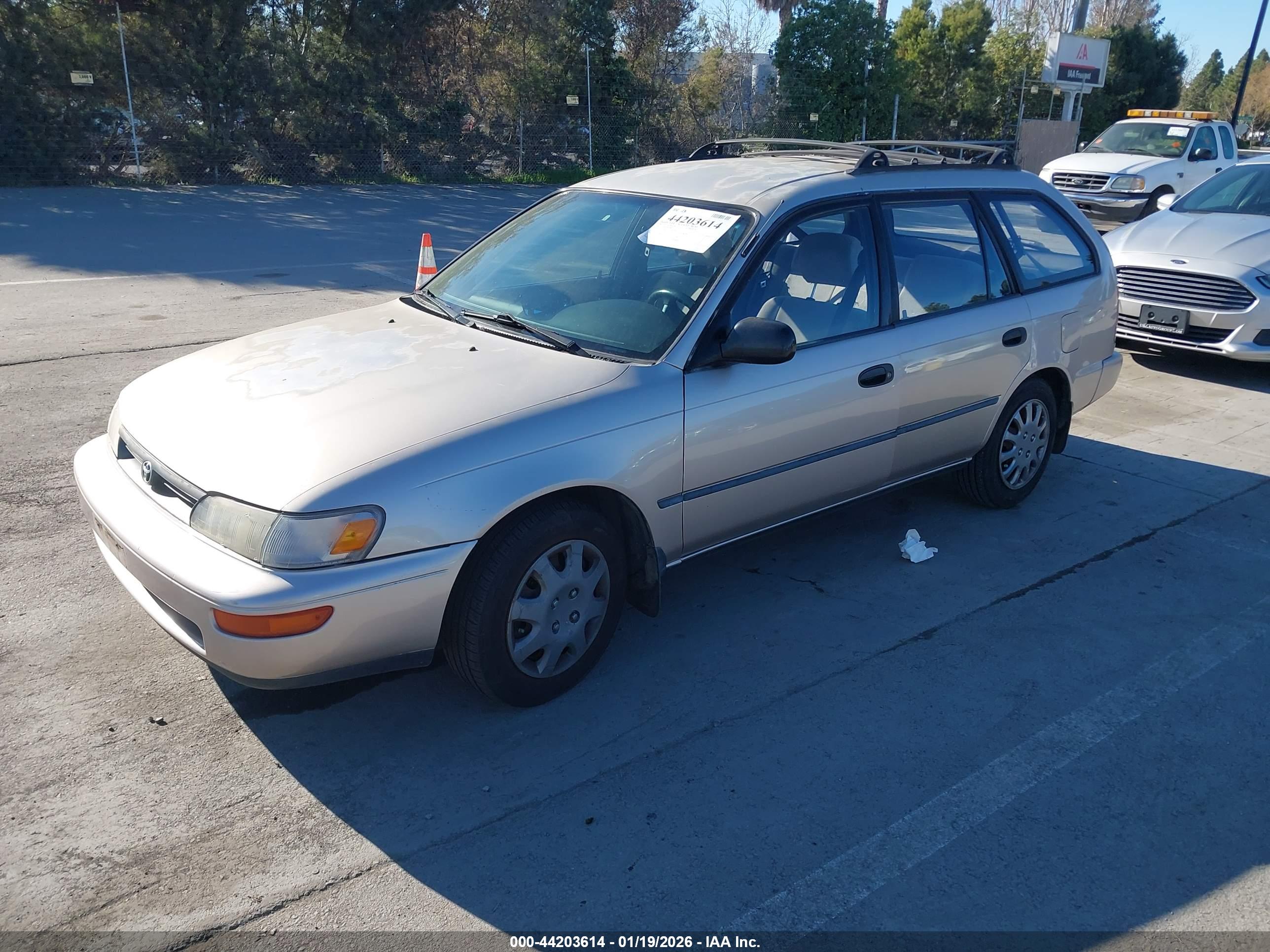TOYOTA COROLLA image 2