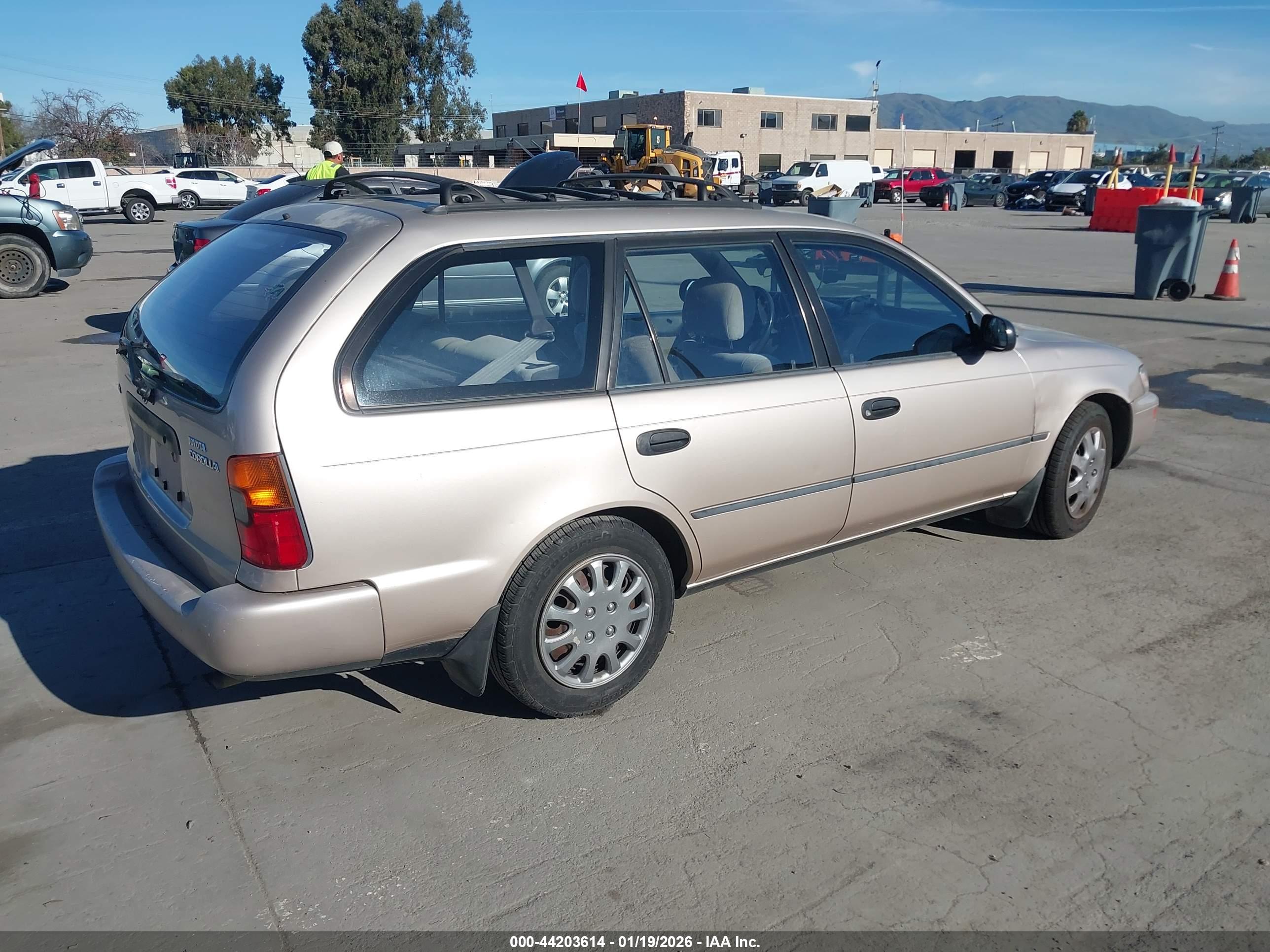 TOYOTA COROLLA image 4