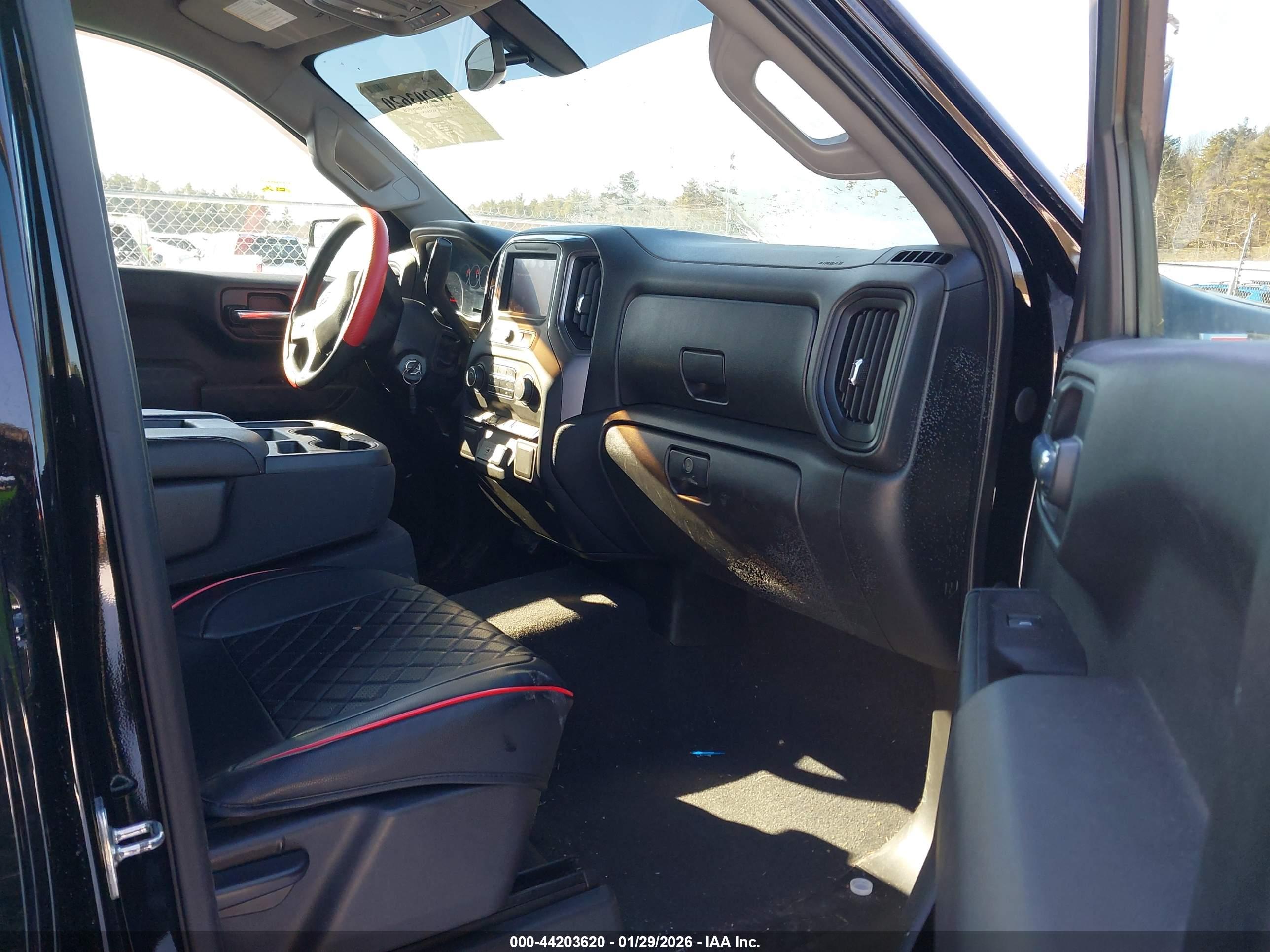 CHEVROLET SILVERADO image 5