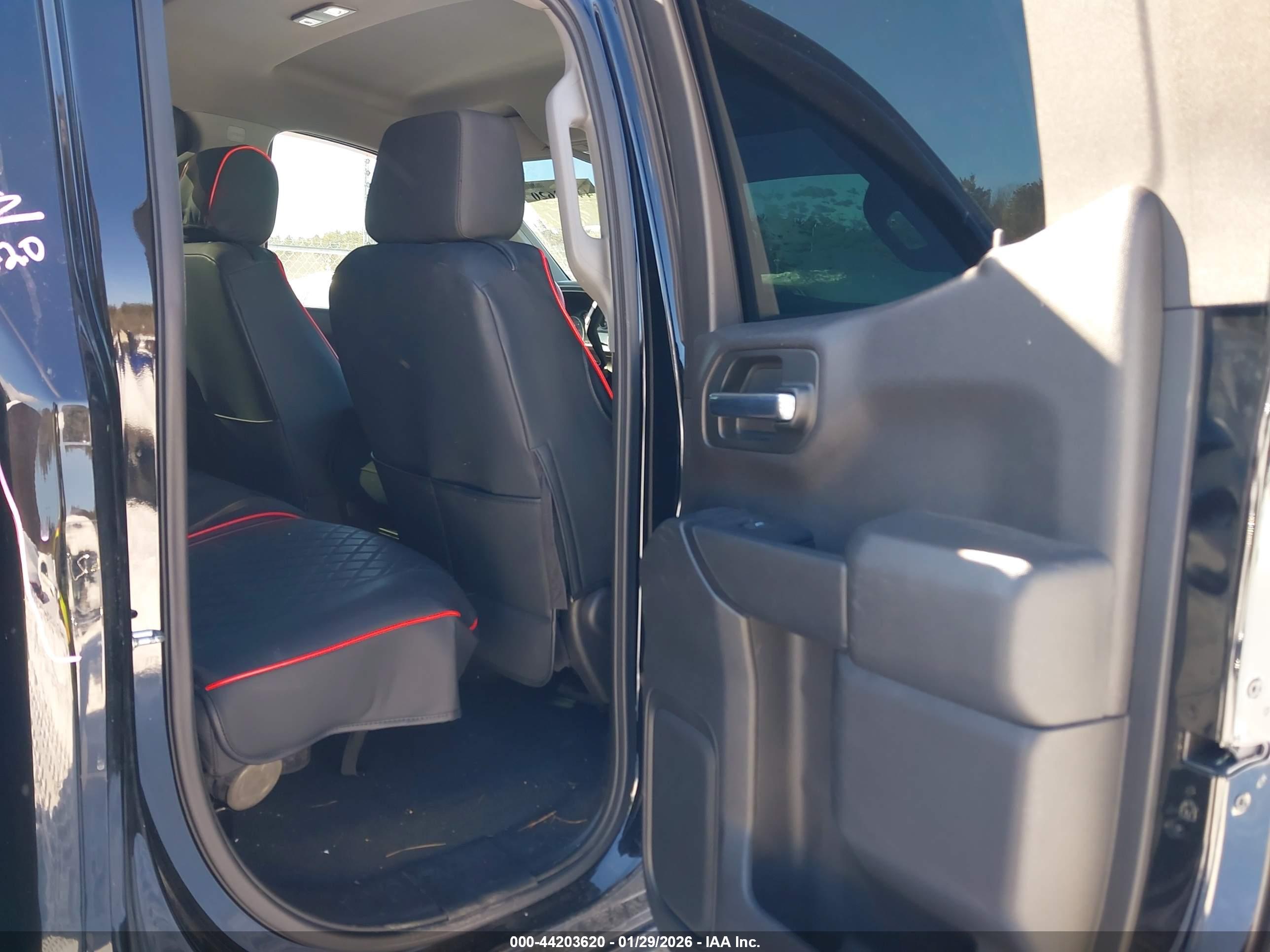 CHEVROLET SILVERADO image 8