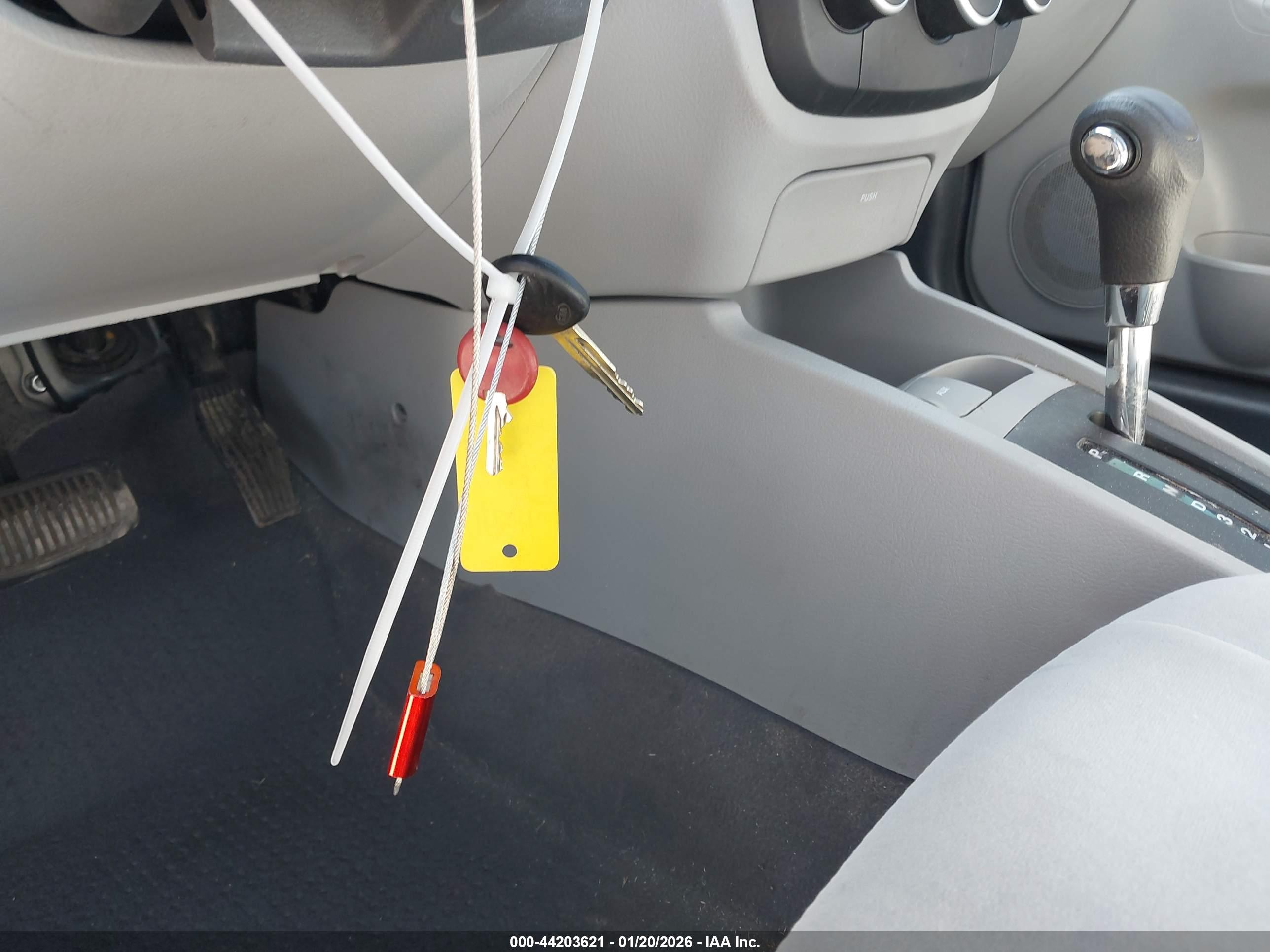 KIA SPECTRA image 11