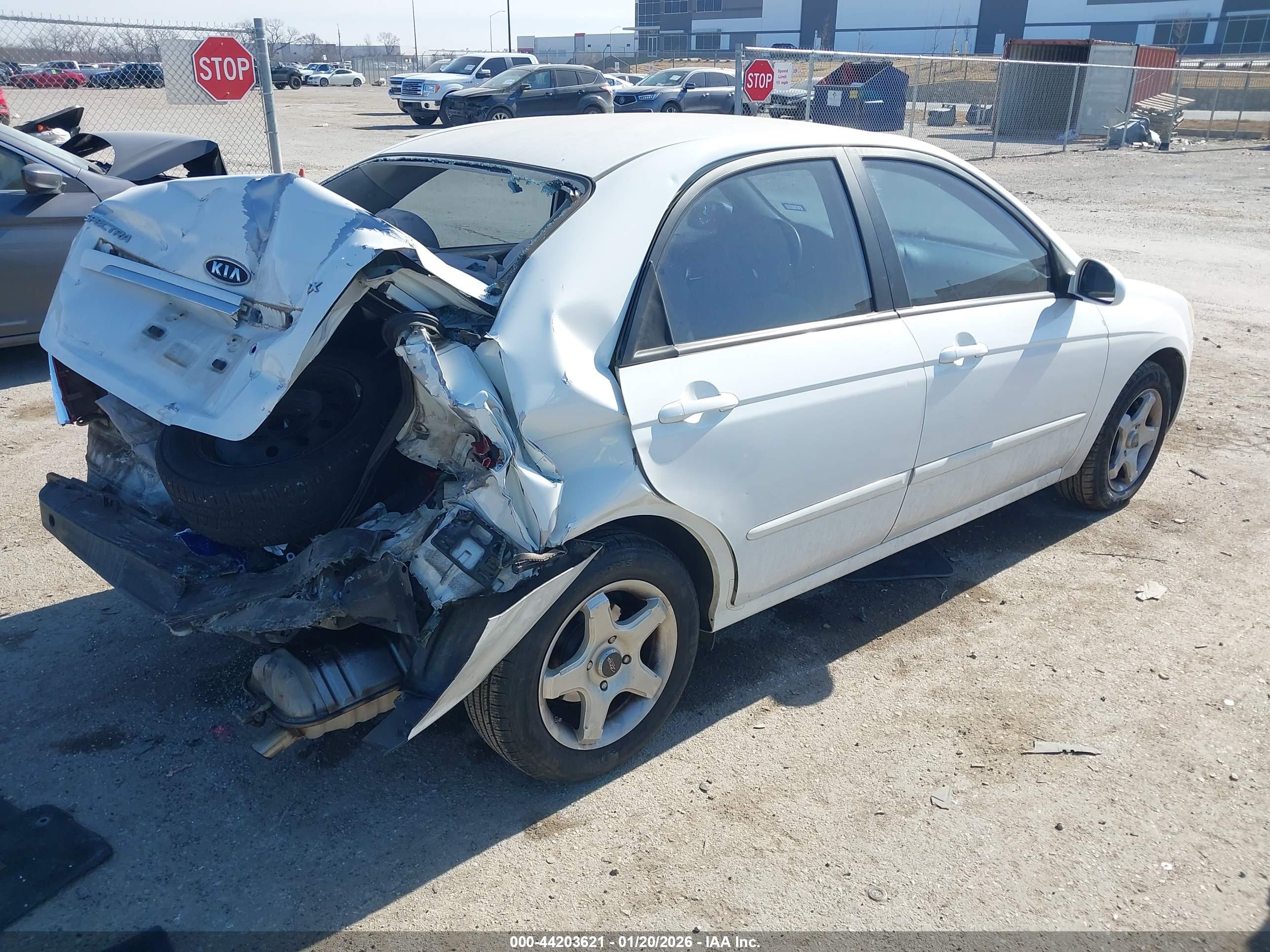 KIA SPECTRA image 4