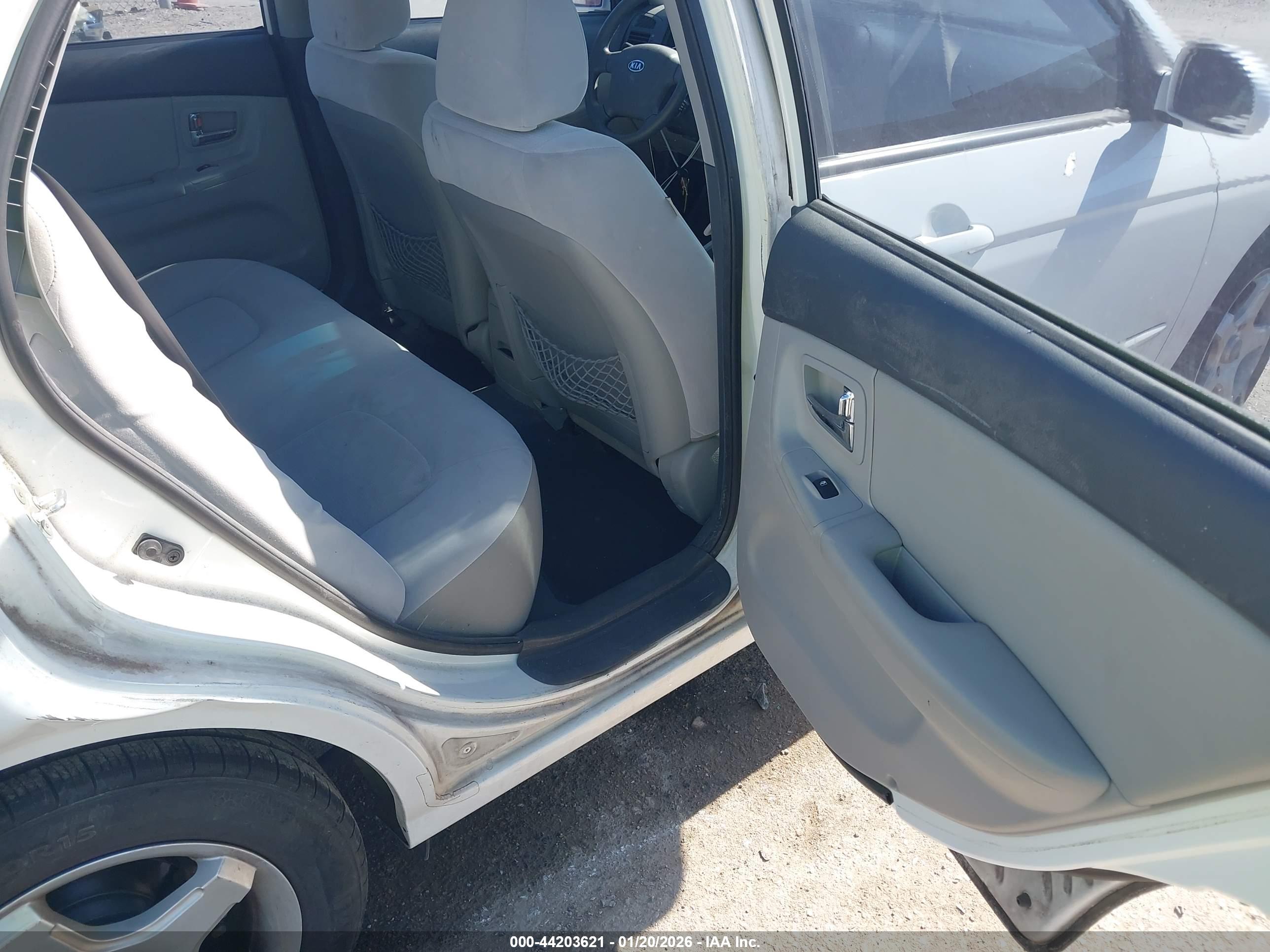 KIA SPECTRA image 8