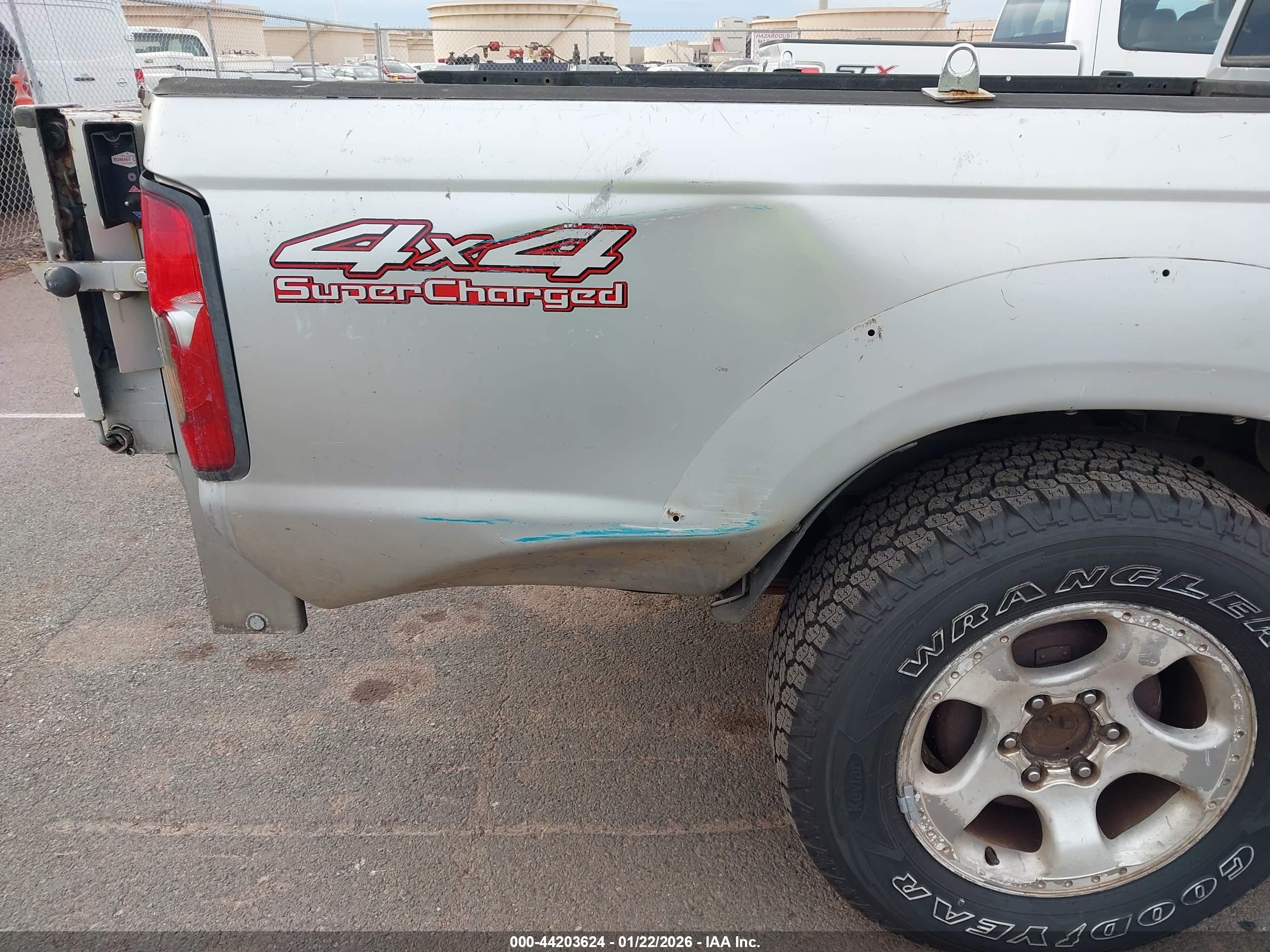 NISSAN FRONTIER image 6