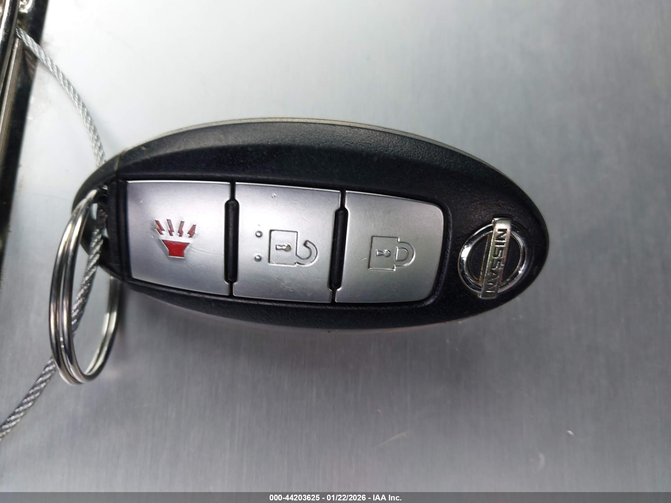 NISSAN ROGUE image 11