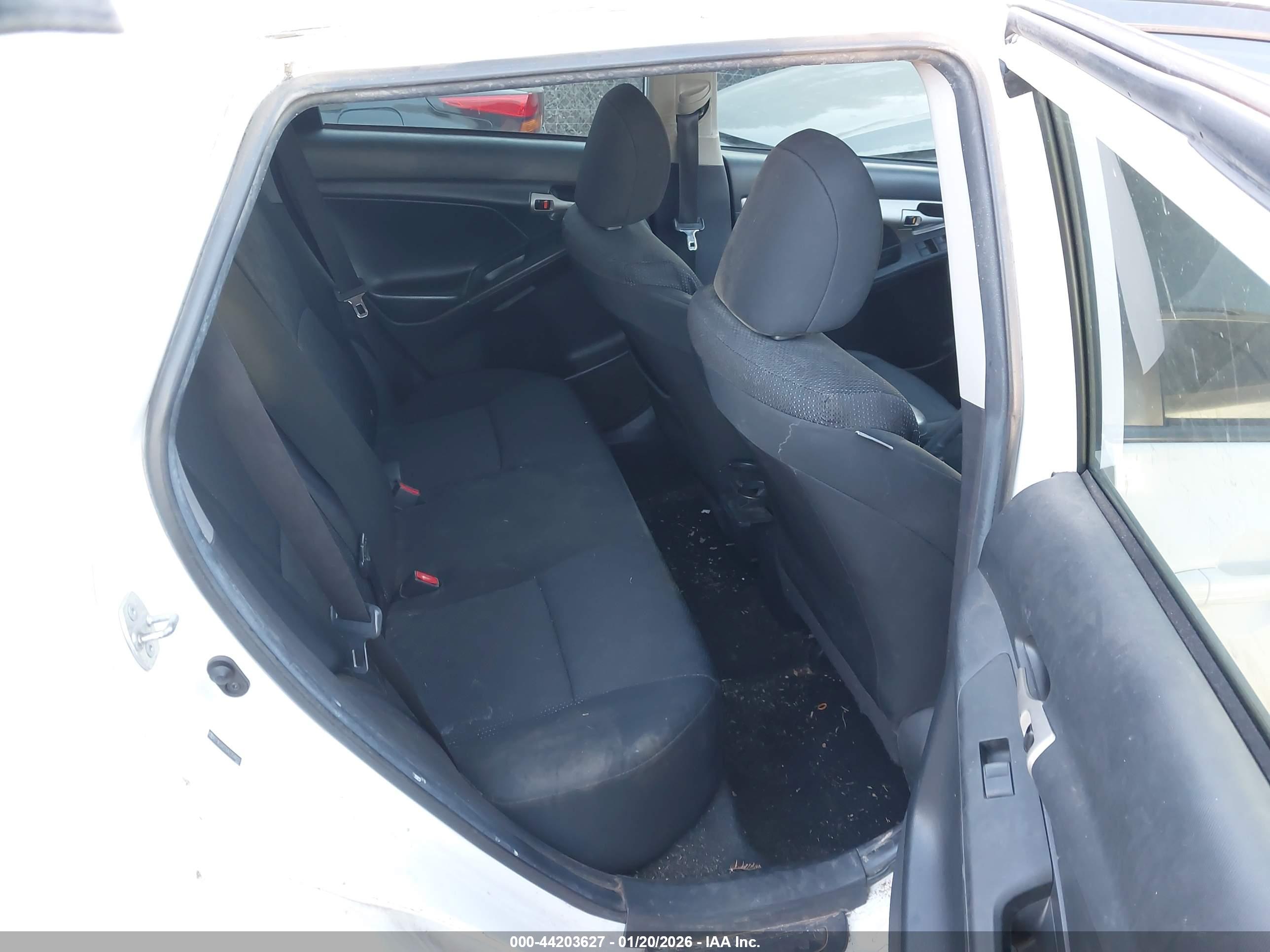 TOYOTA MATRIX image 8