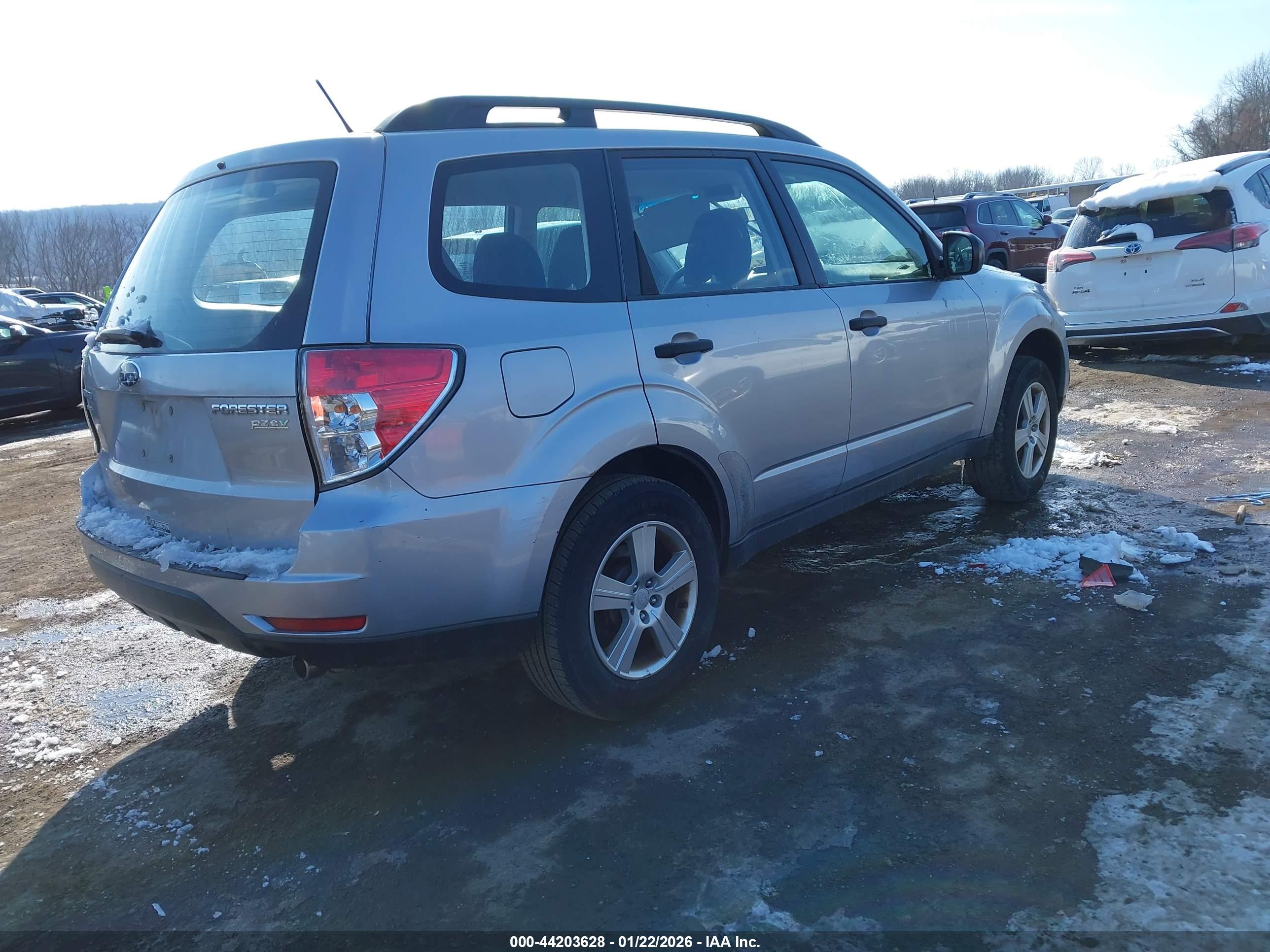 SUBARU FORESTER image 4