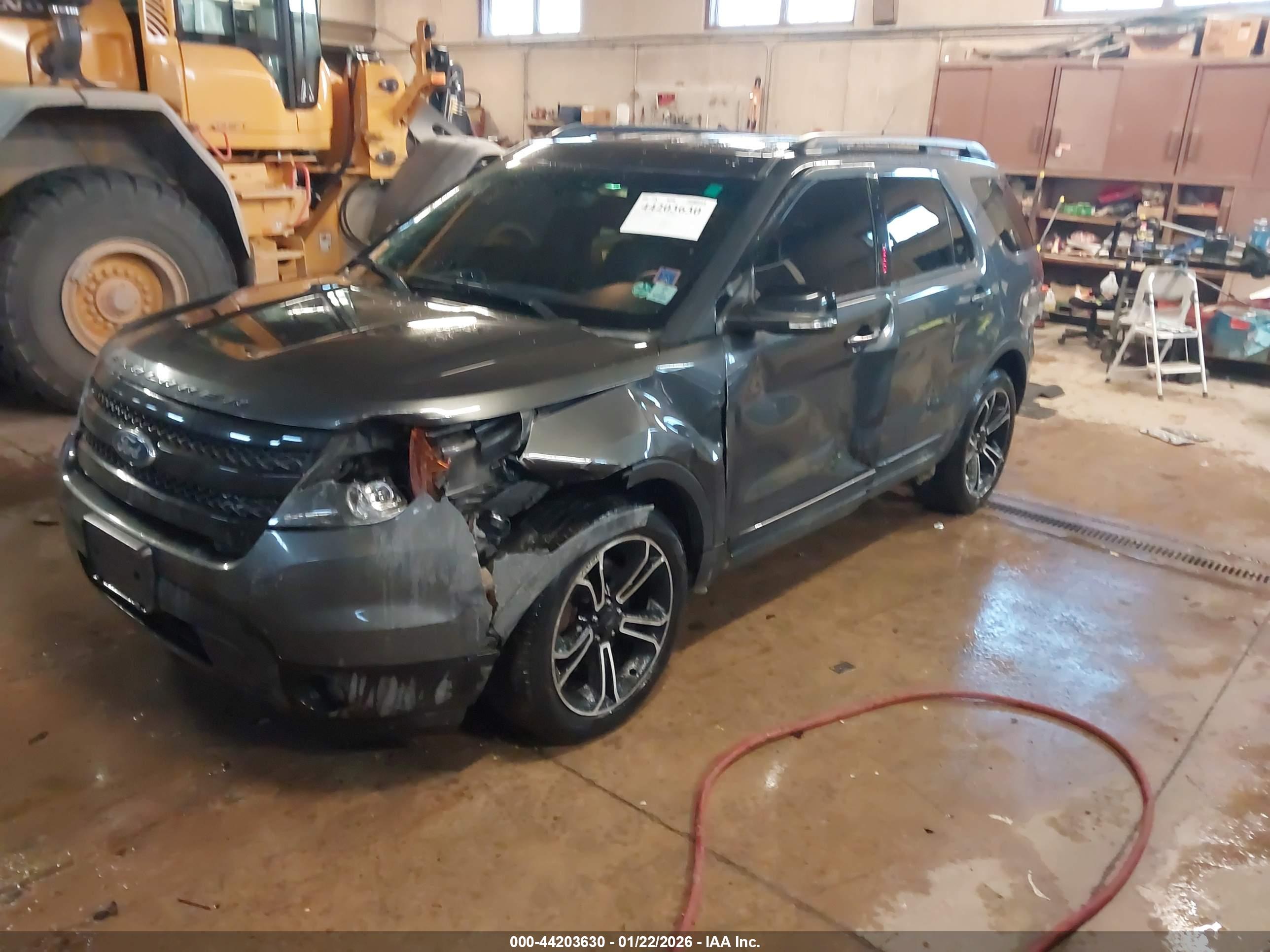 FORD EXPLORER image 2