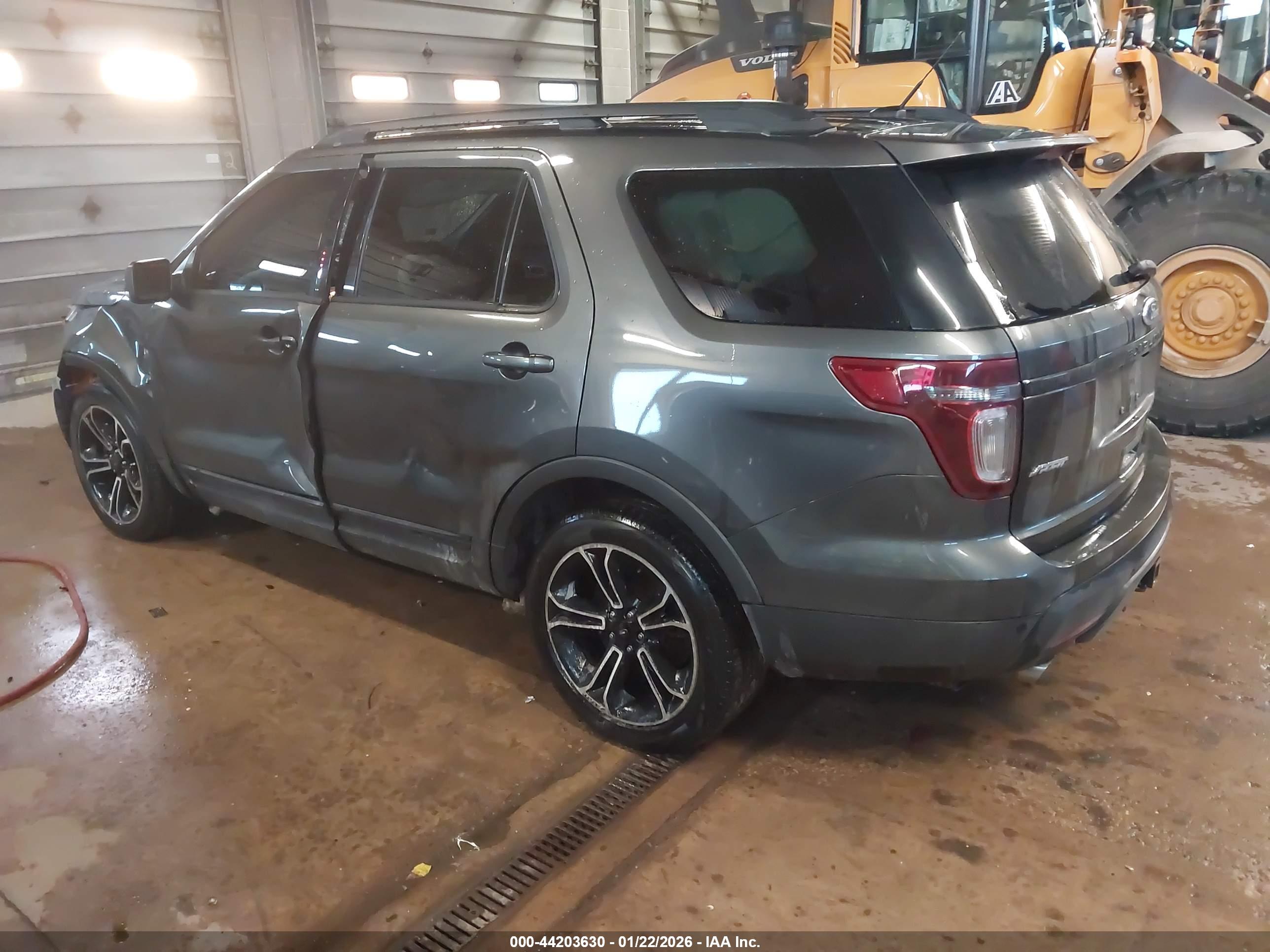 FORD EXPLORER image 3