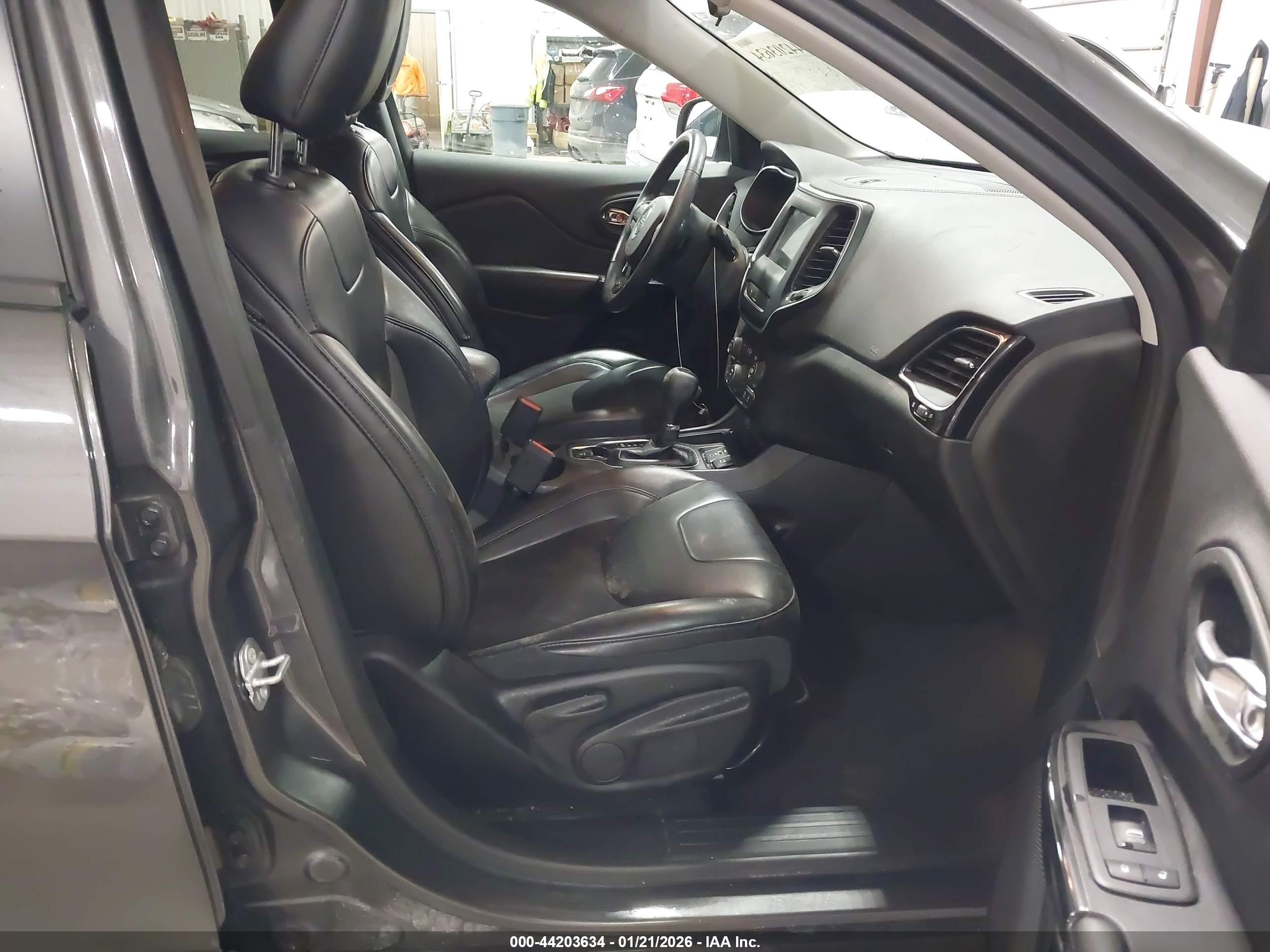 JEEP CHEROKEE image 5