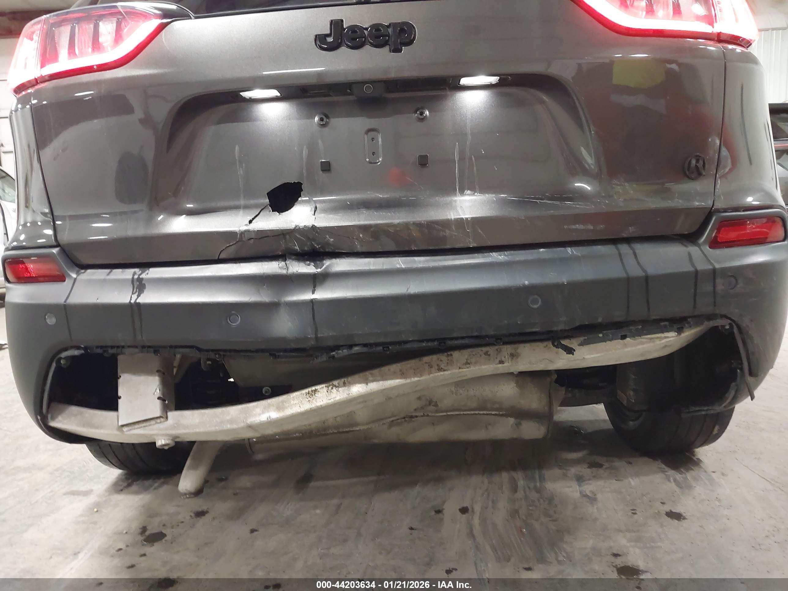 JEEP CHEROKEE image 6