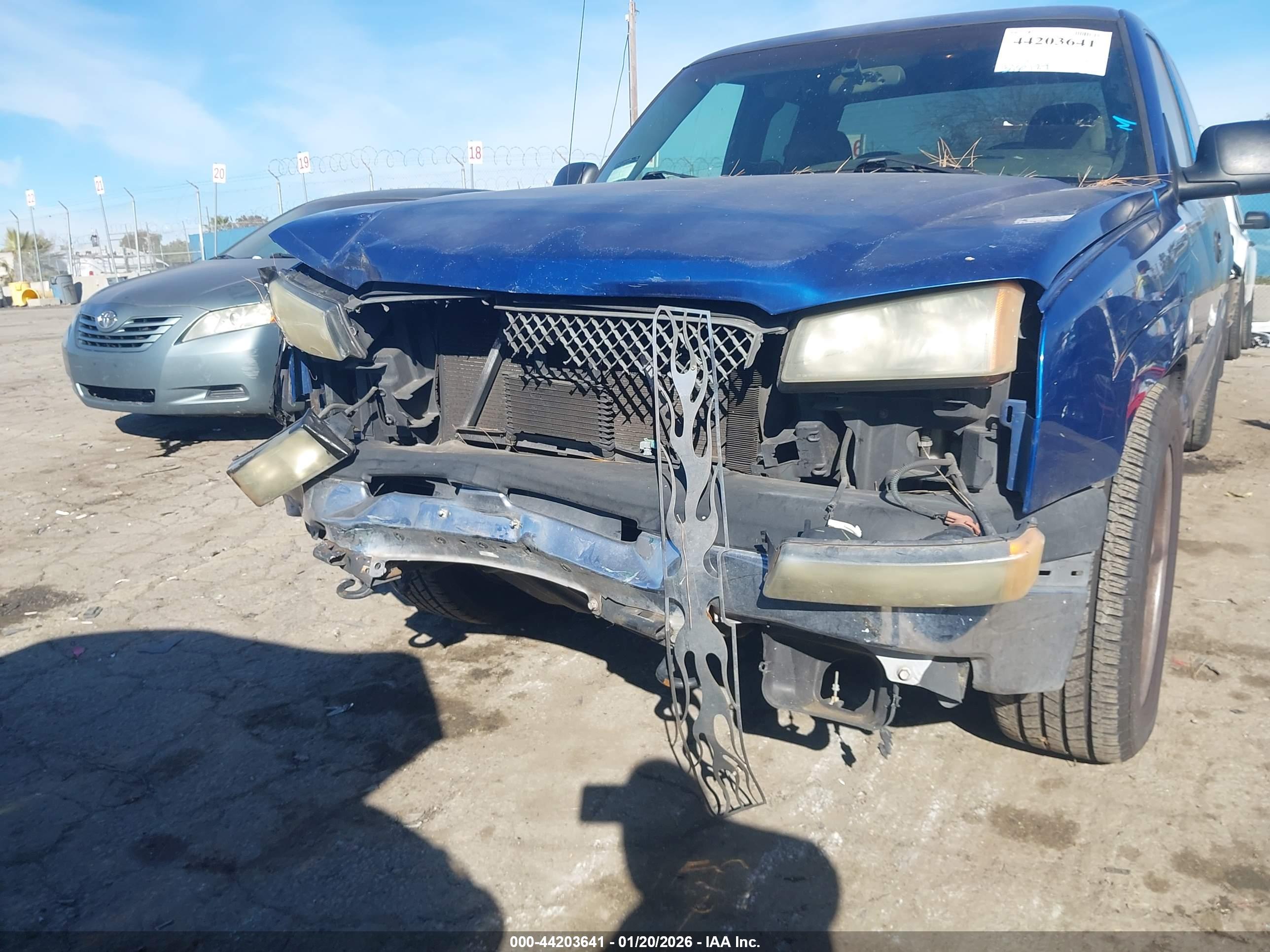 CHEVROLET SILVERADO image 6
