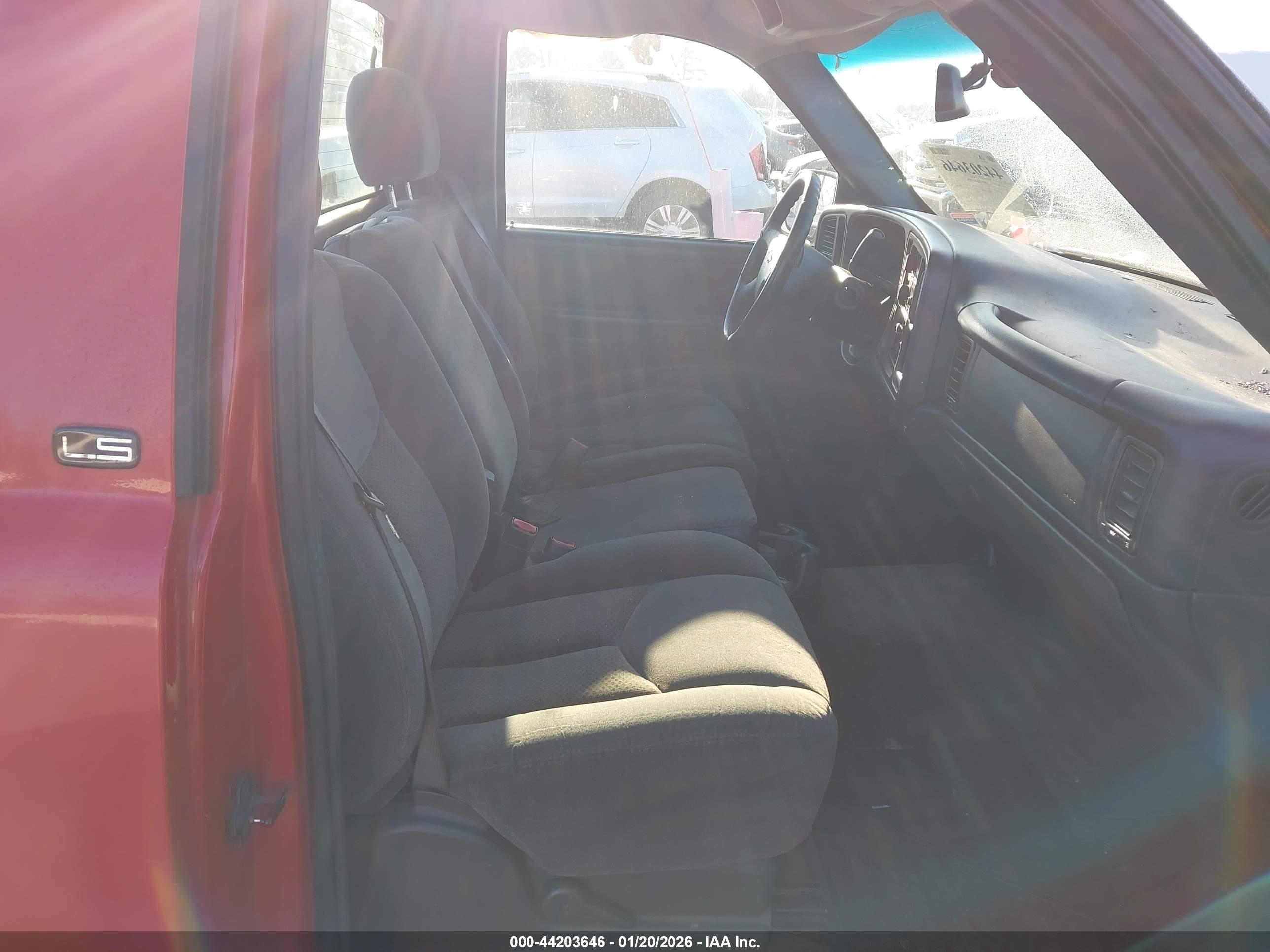 CHEVROLET SILVERADO image 5