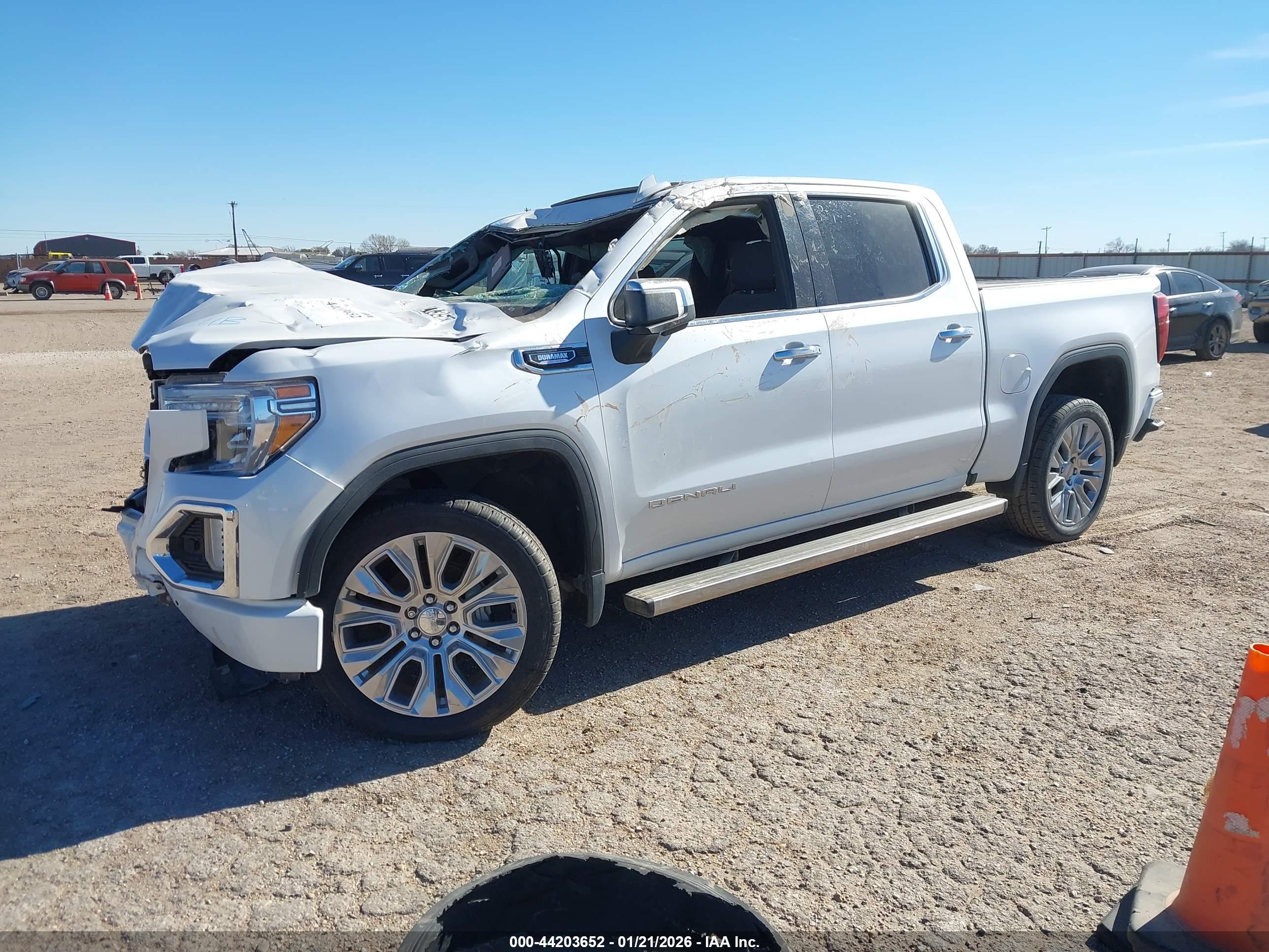 GMC SIERRA image 2
