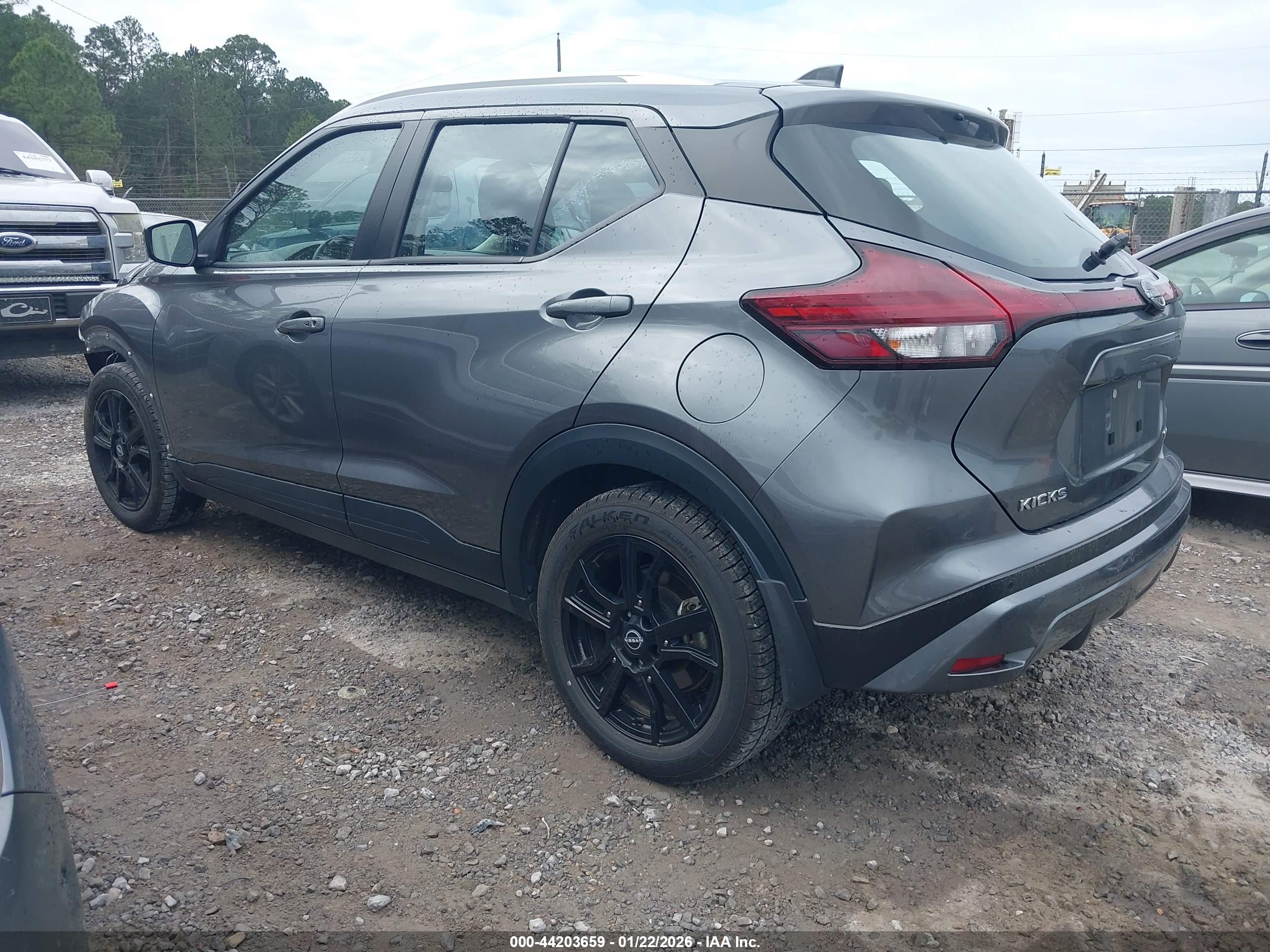 NISSAN KICKS image 3