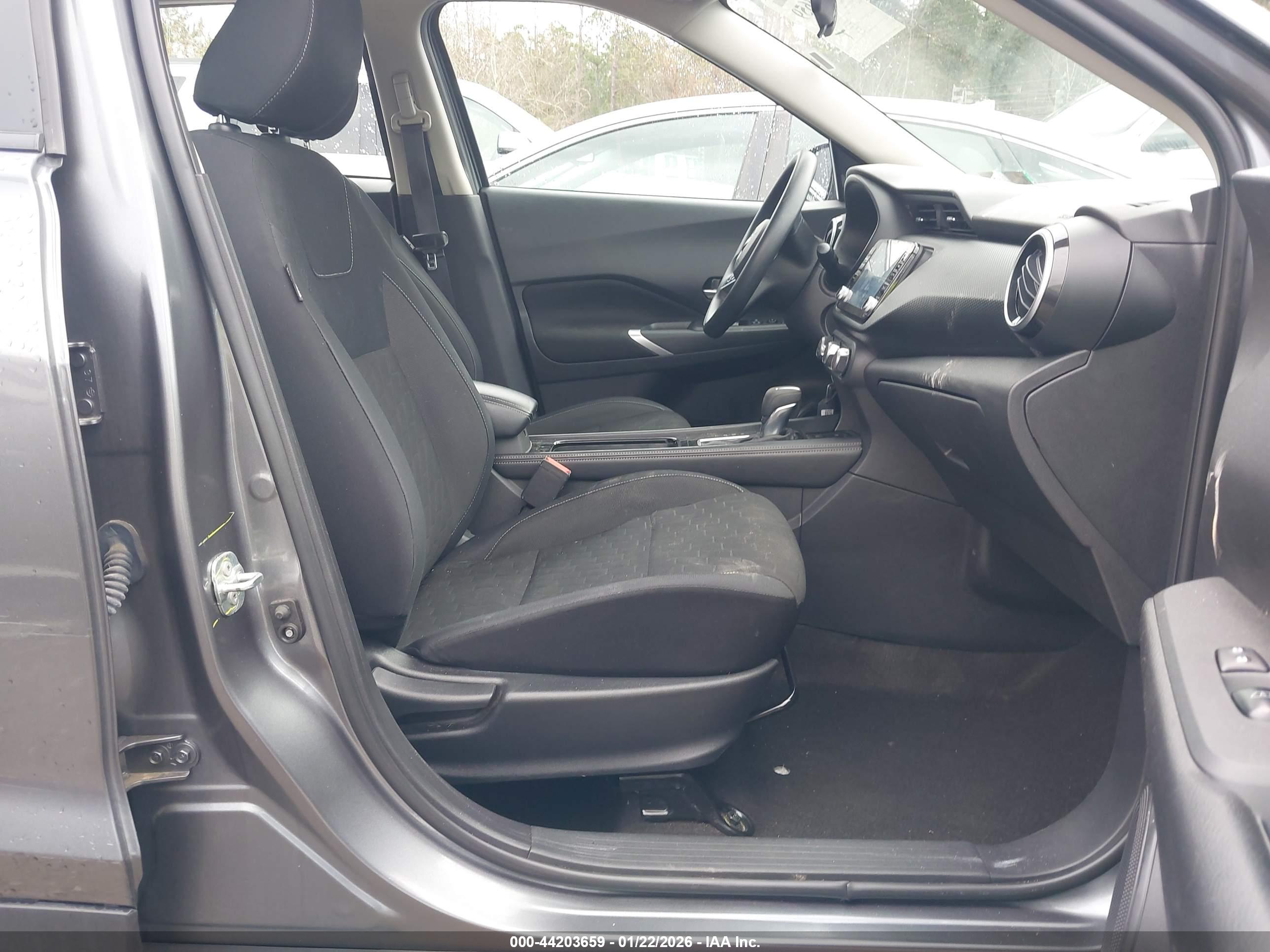 NISSAN KICKS image 5