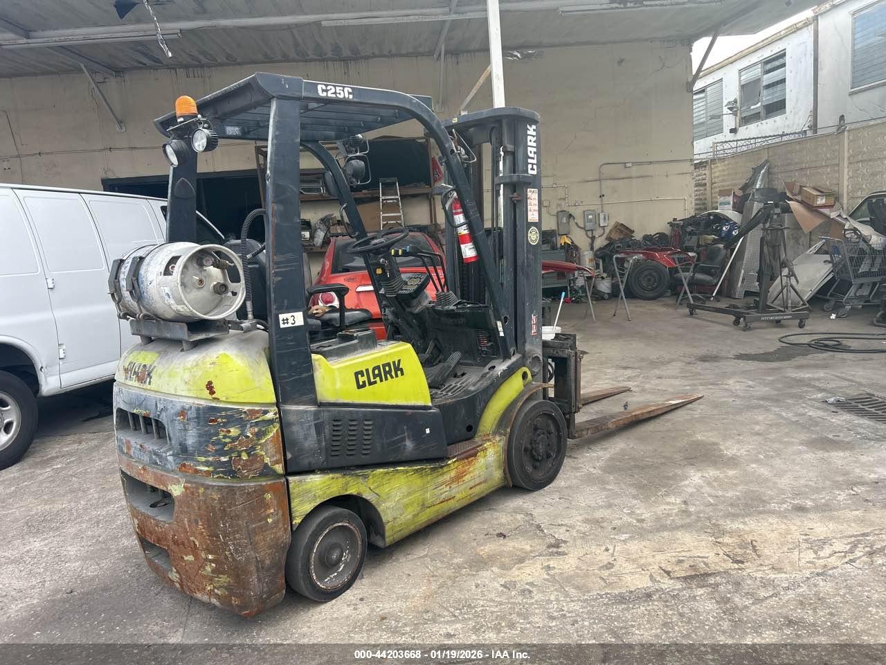CLARK FORKLIFT image 4