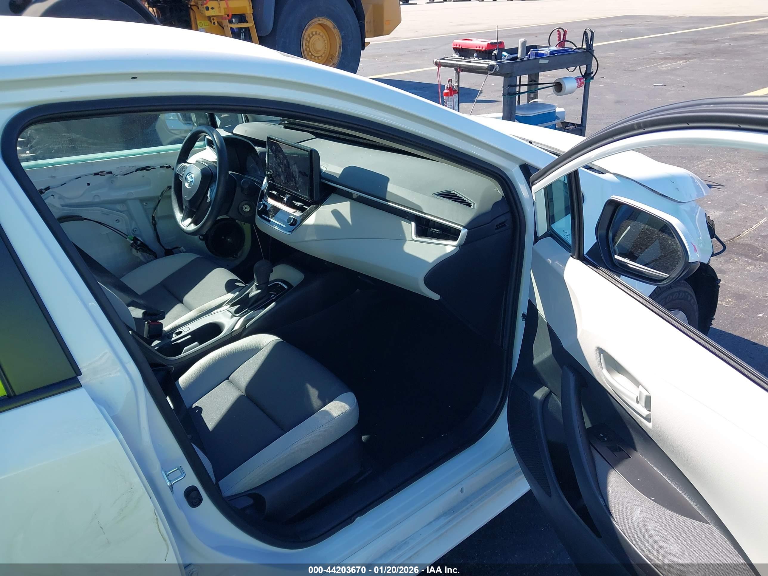 TOYOTA COROLLA image 5