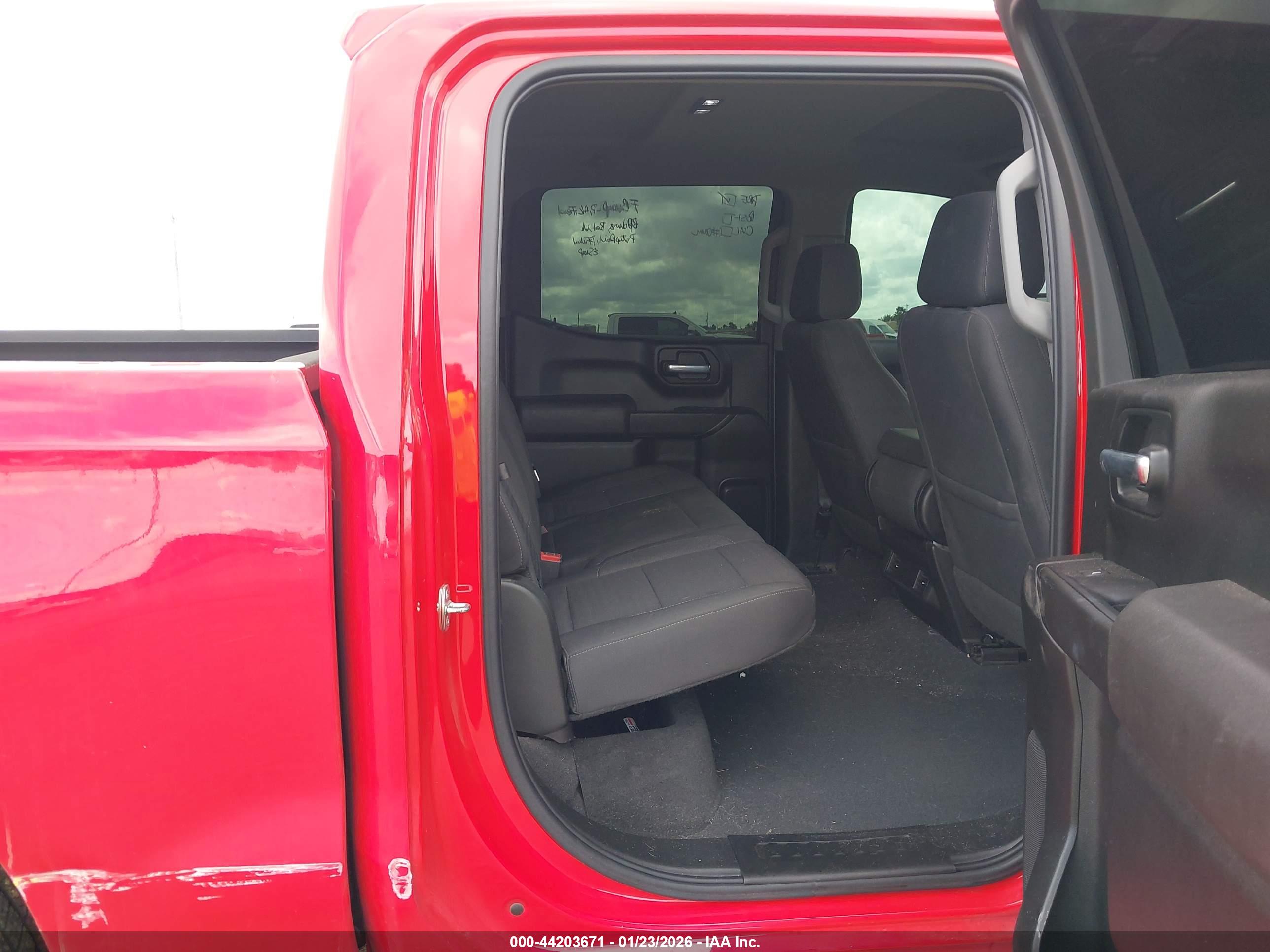 CHEVROLET SILVERADO image 8
