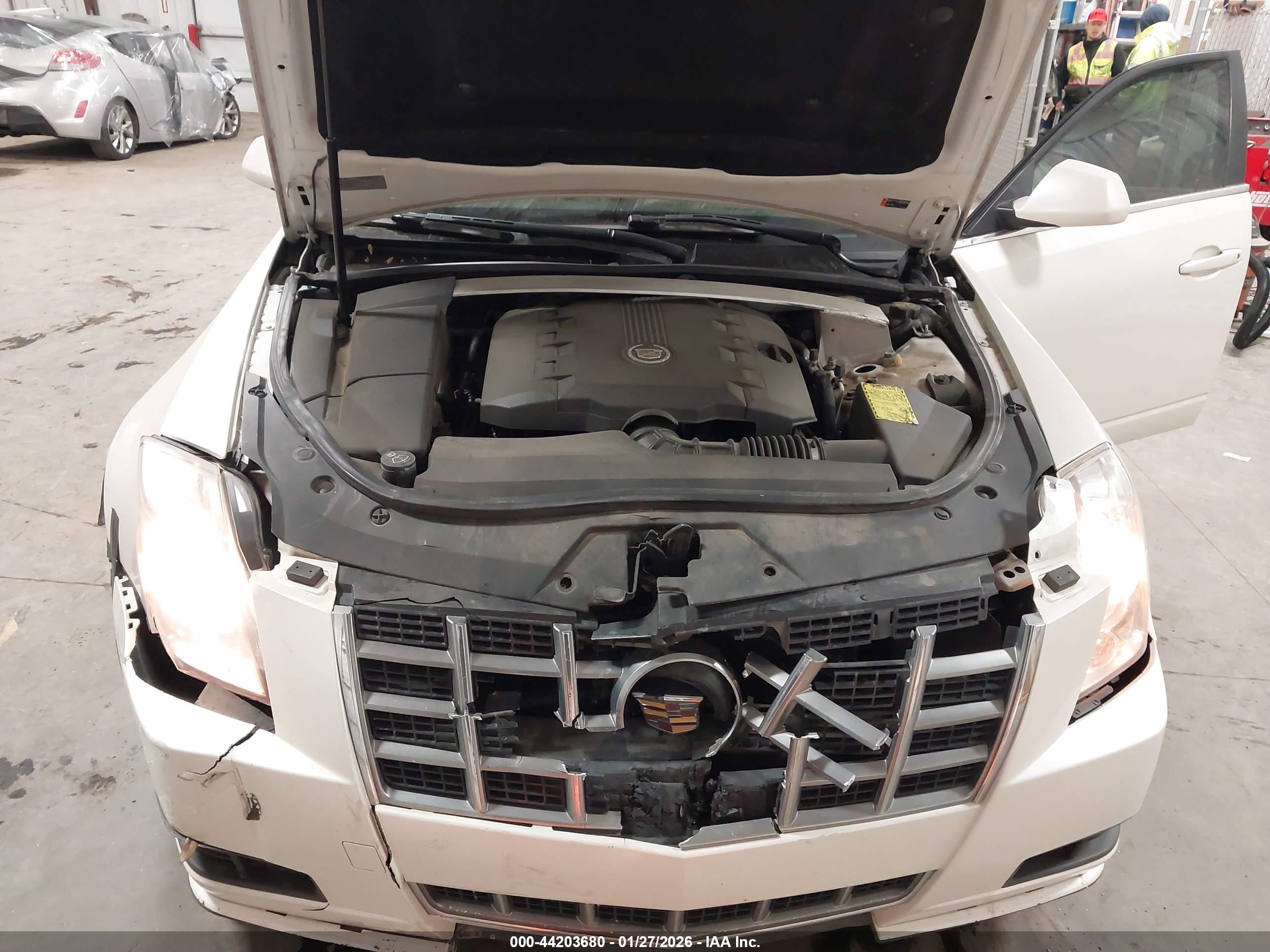 CADILLAC CTS image 10