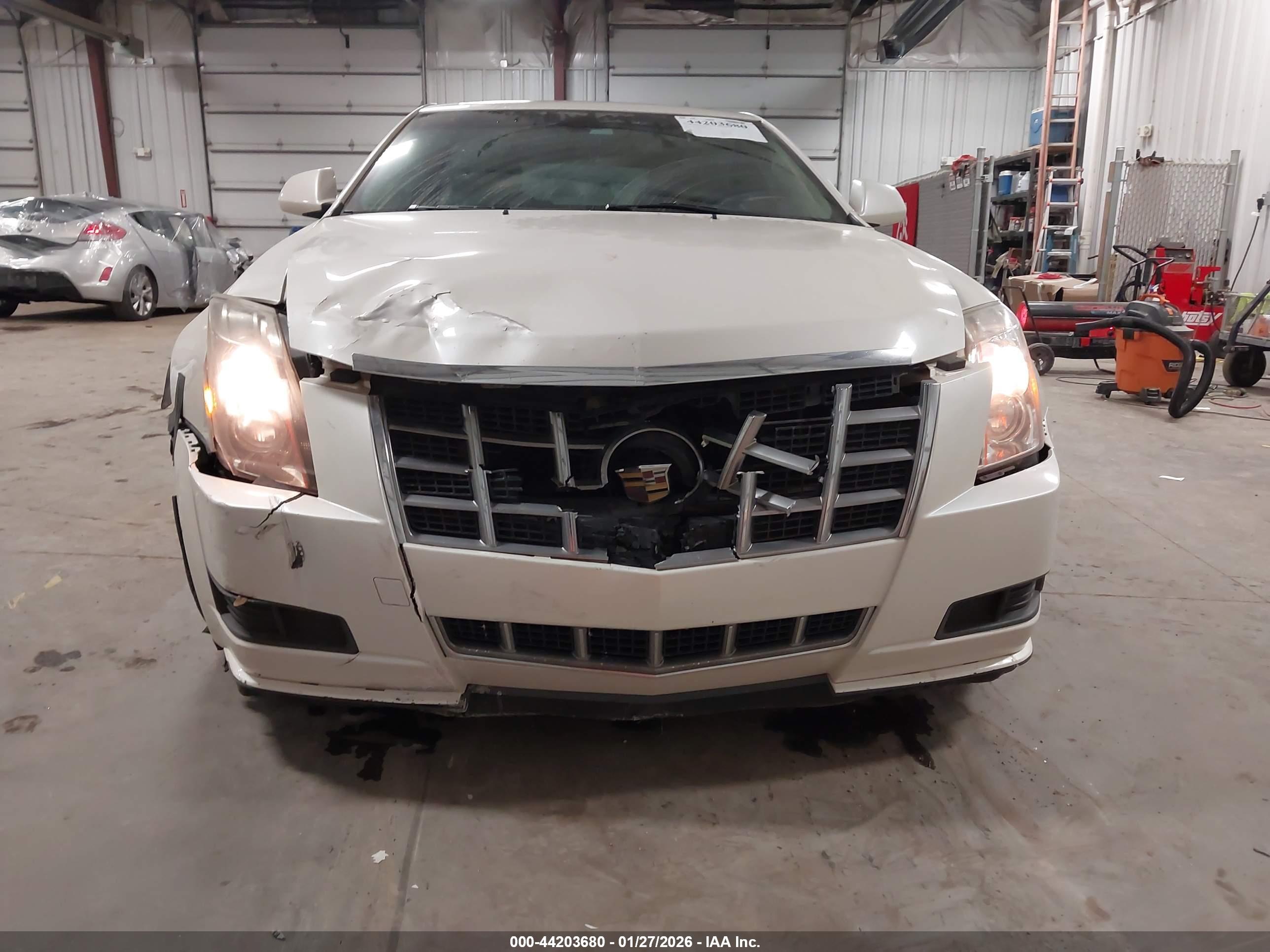 CADILLAC CTS image 6
