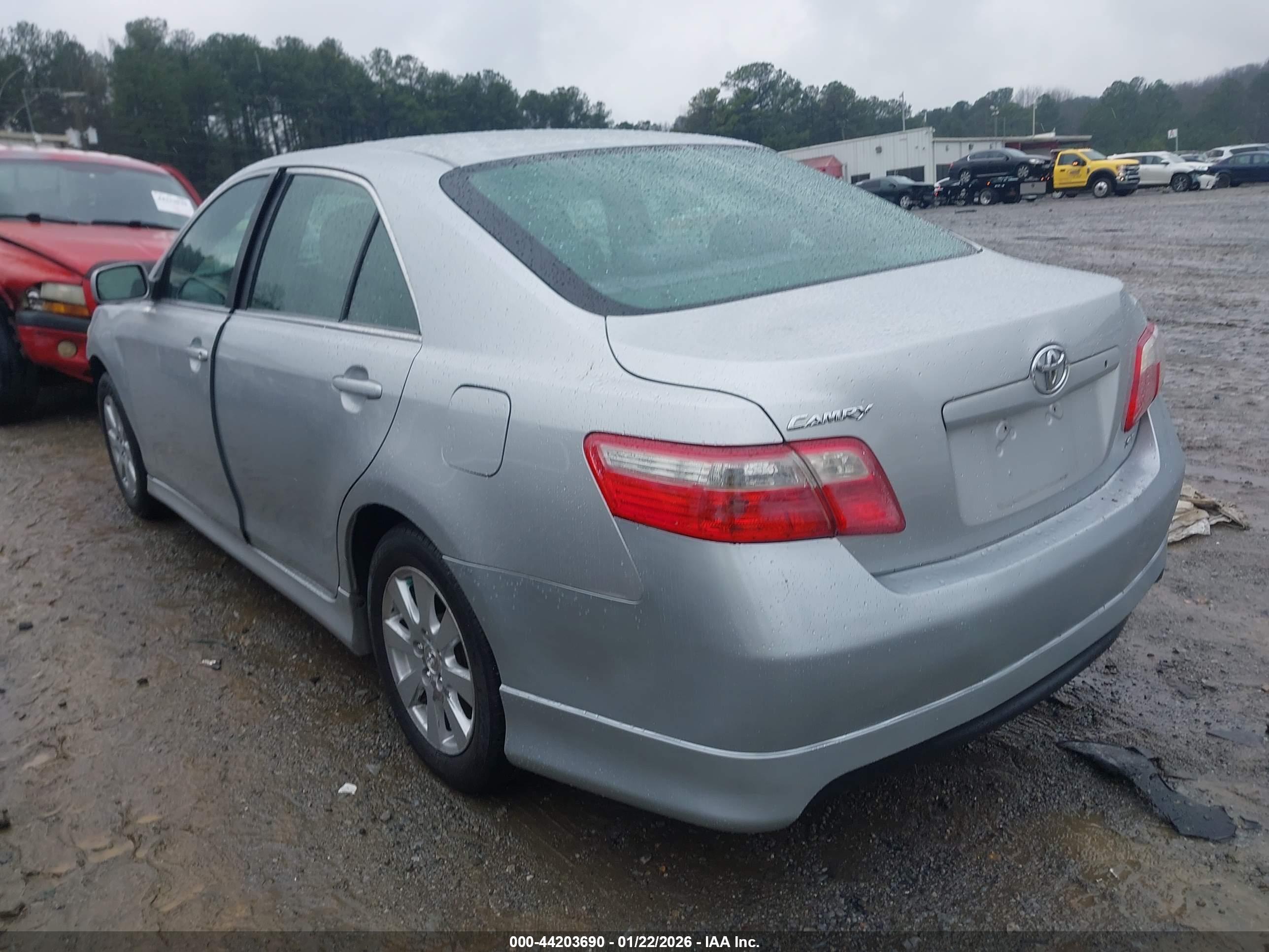TOYOTA CAMRY image 3