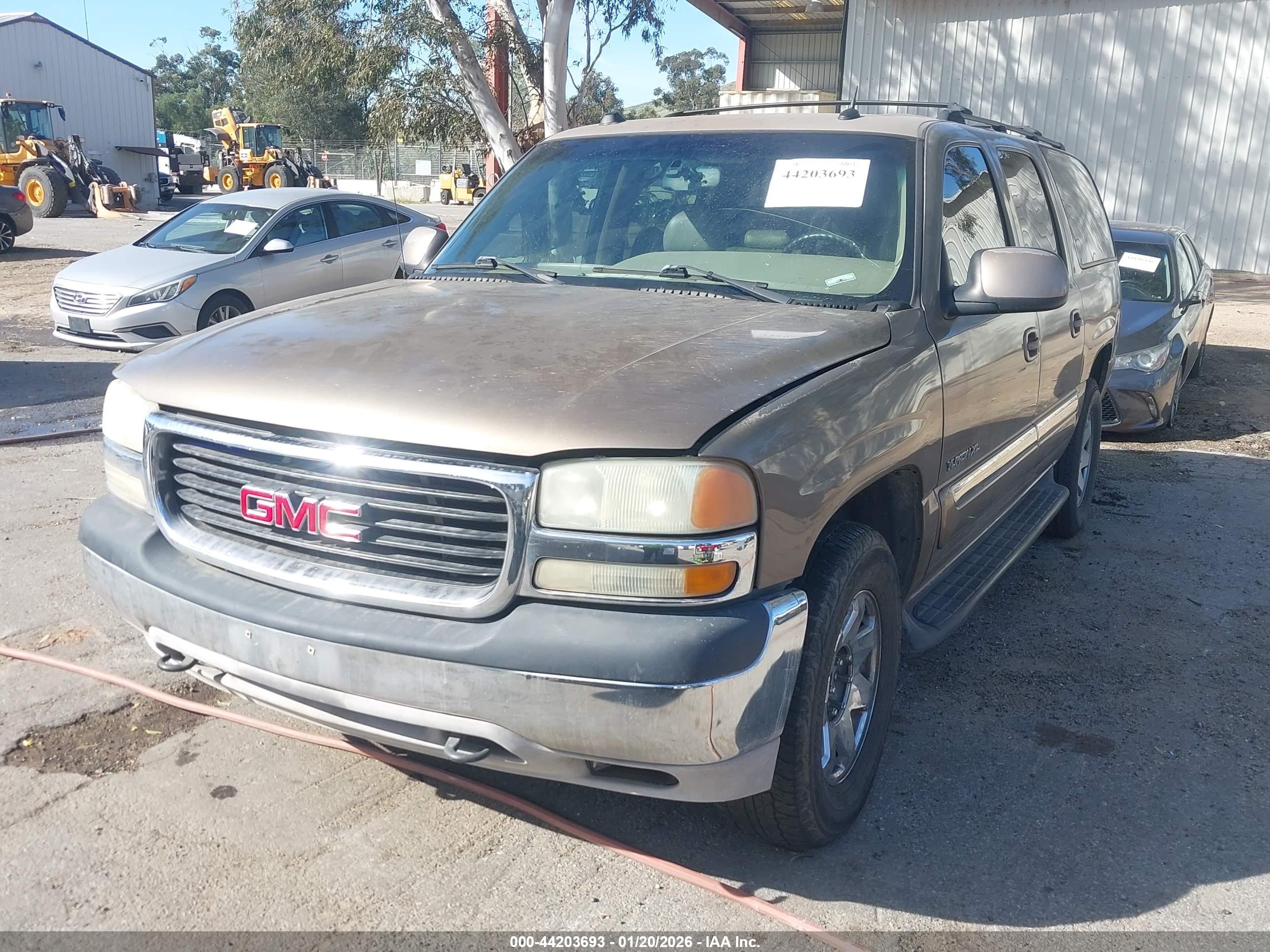 GMC YUKON image 2