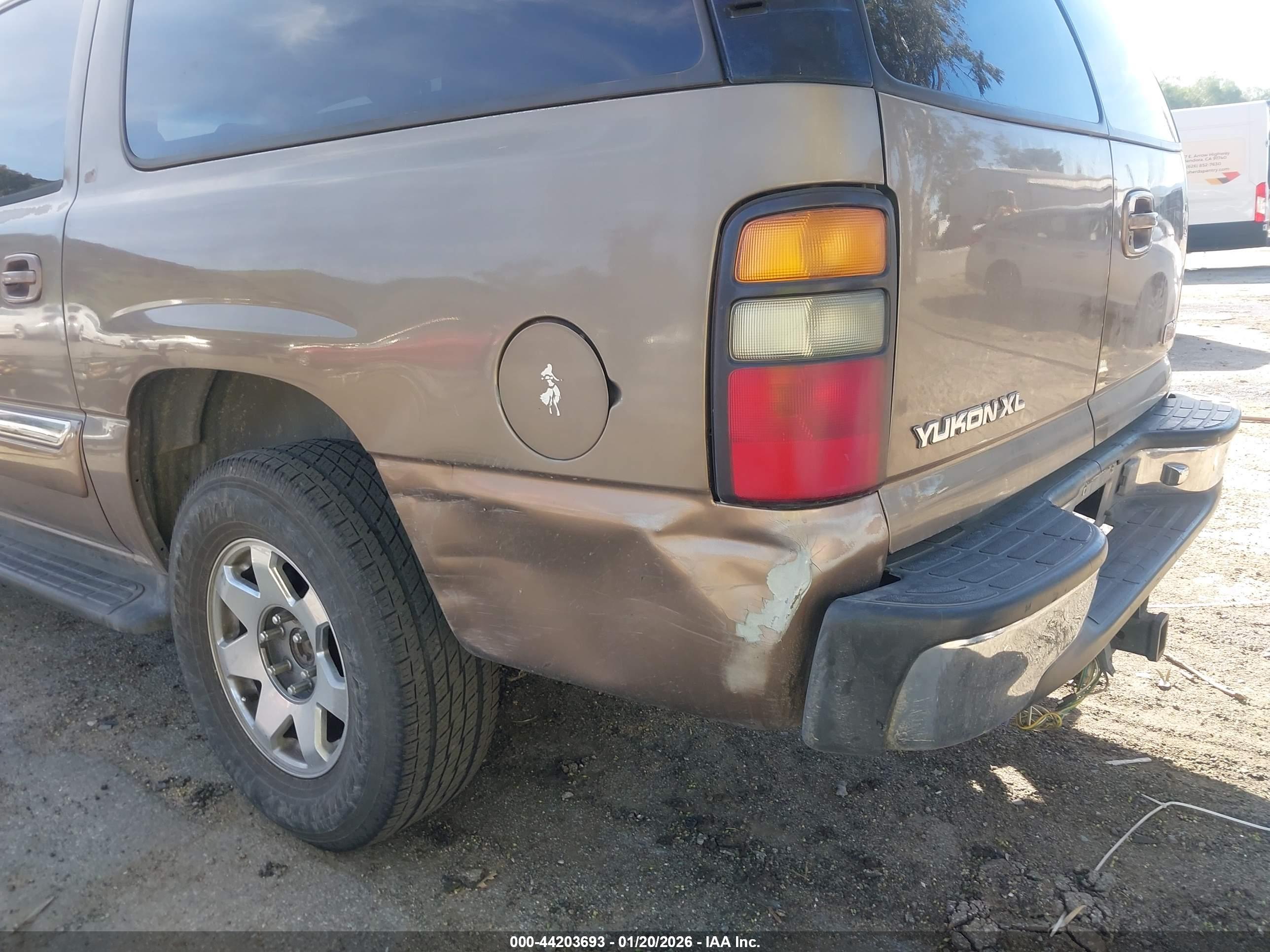 GMC YUKON image 6