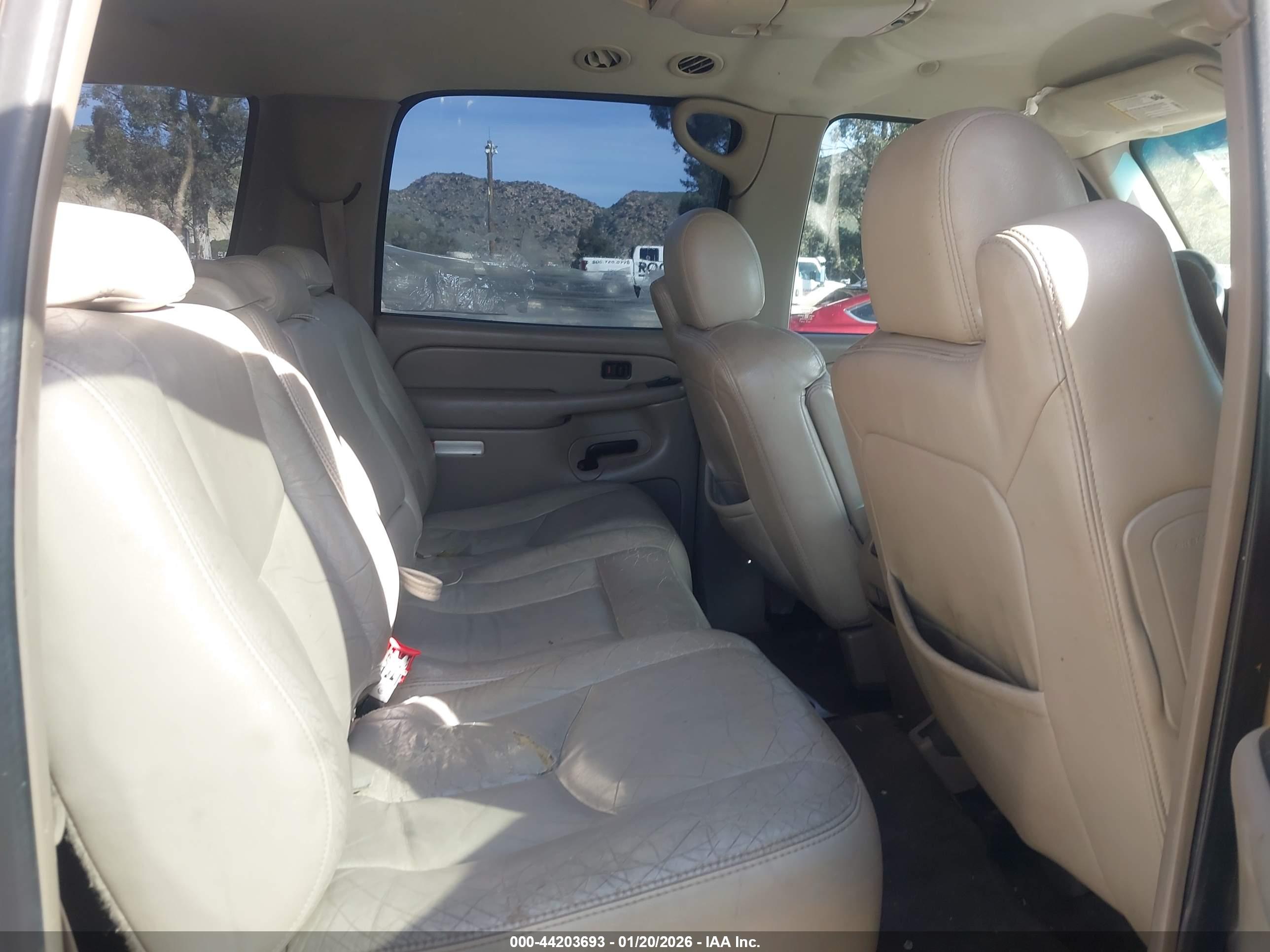 GMC YUKON image 8