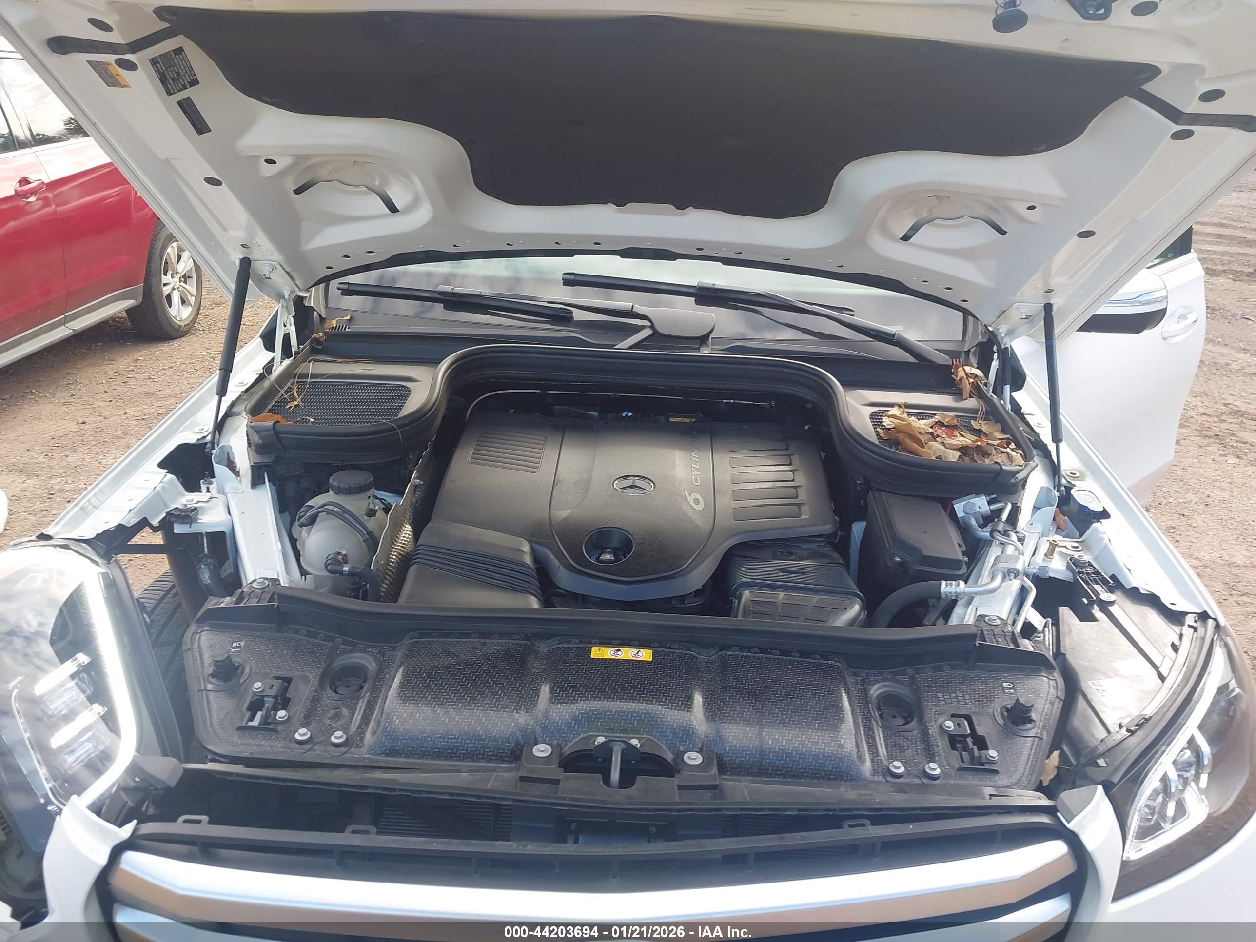 MERCEDES-BENZ GLS image 10