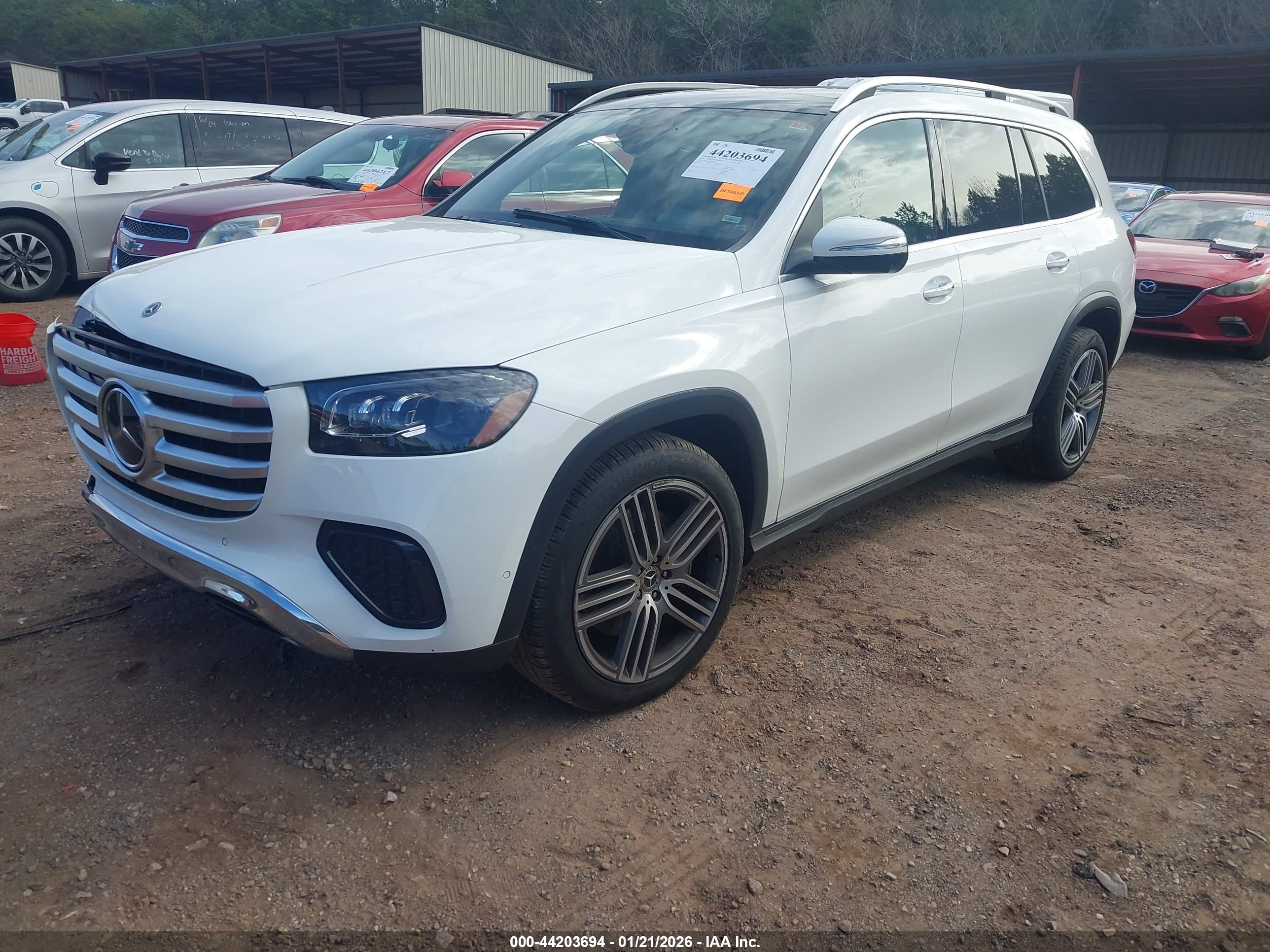 MERCEDES-BENZ GLS image 2