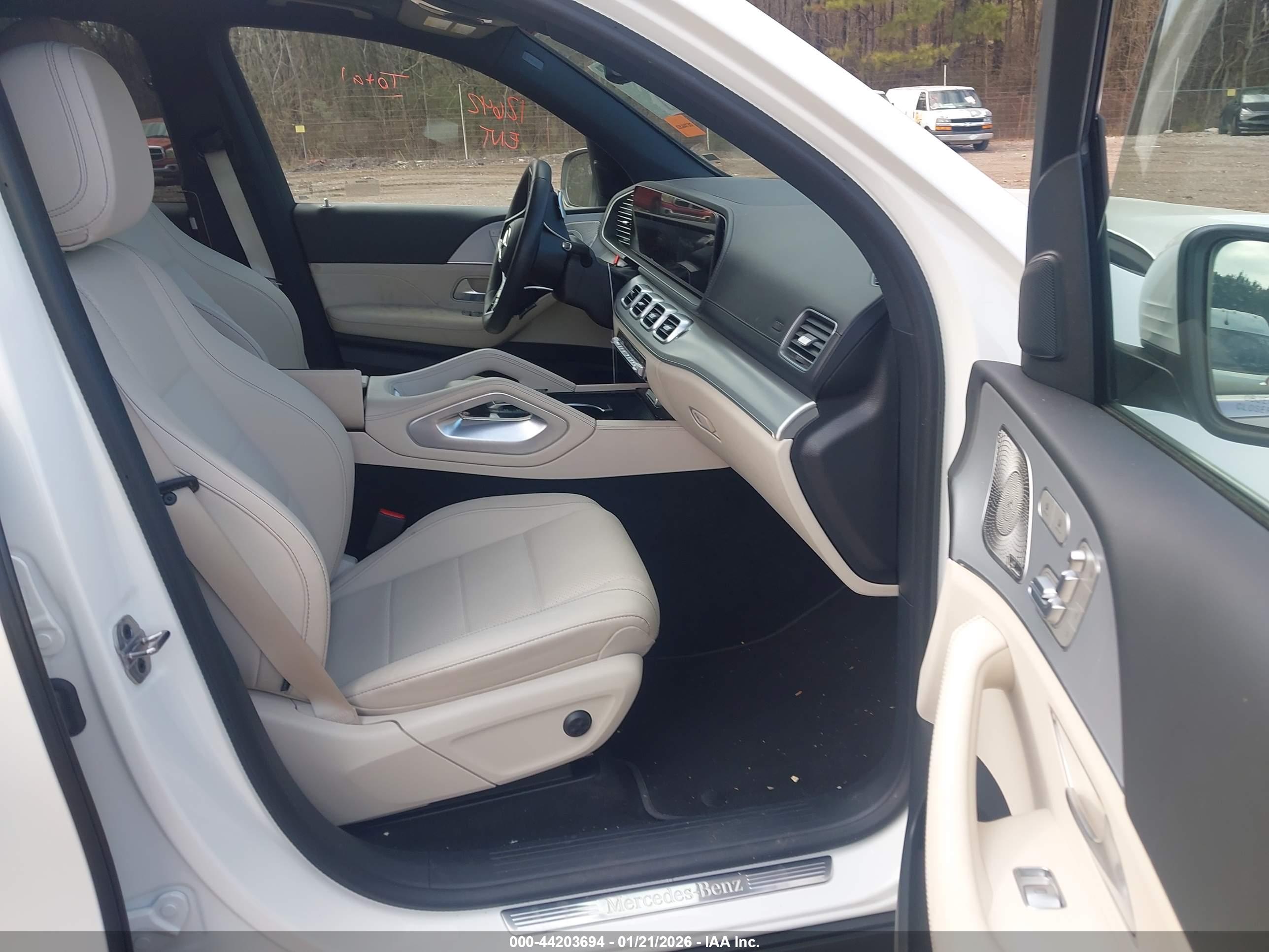 MERCEDES-BENZ GLS image 5