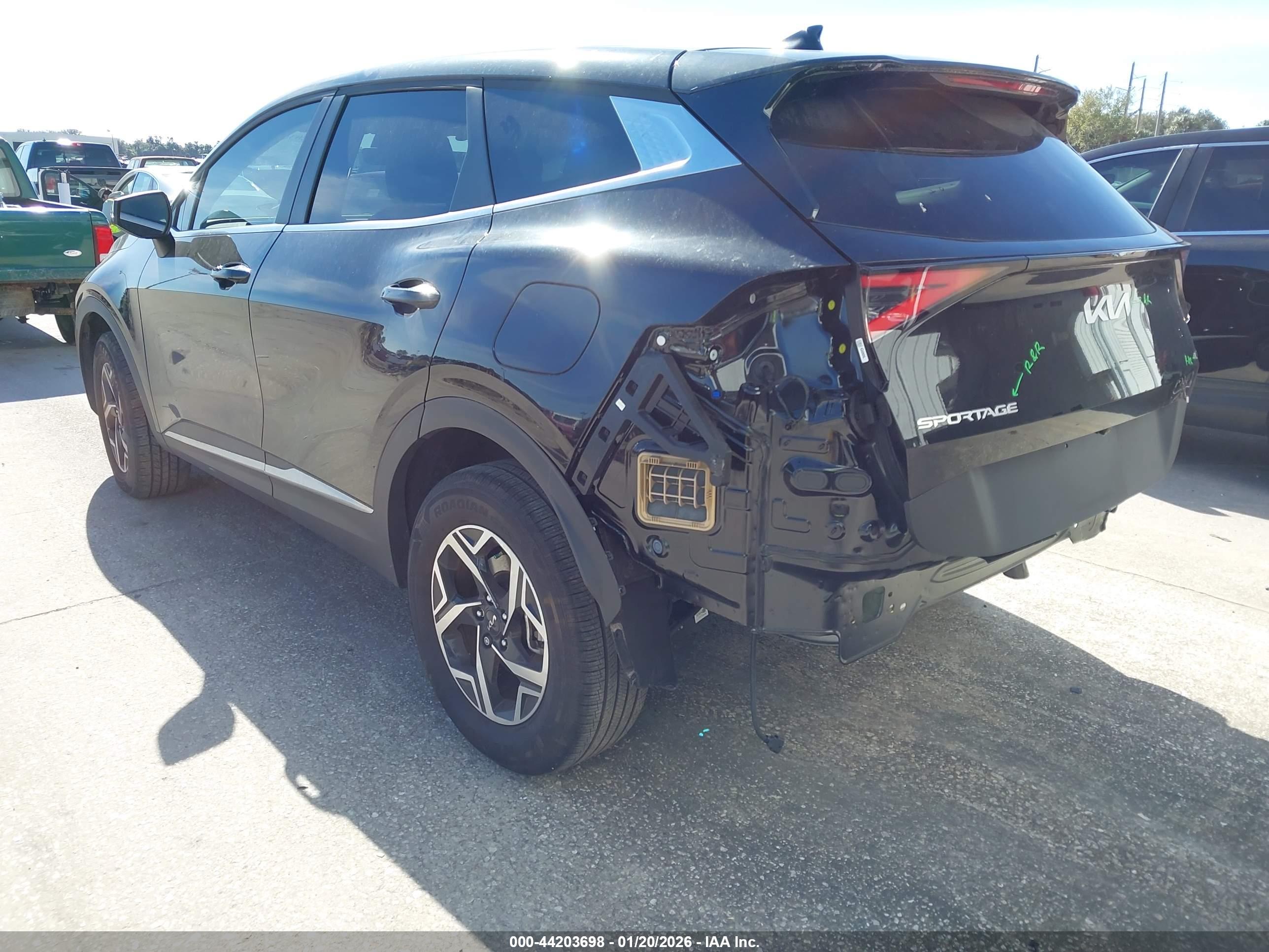 KIA SPORTAGE image 3
