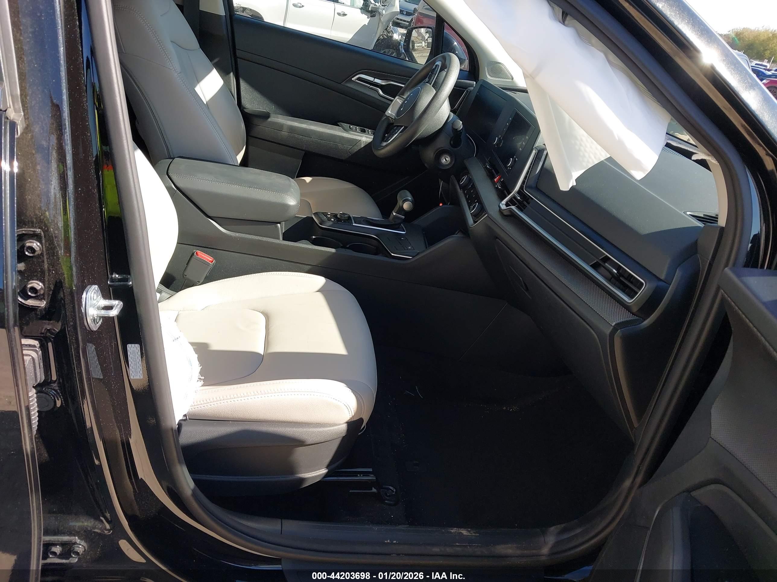 KIA SPORTAGE image 5