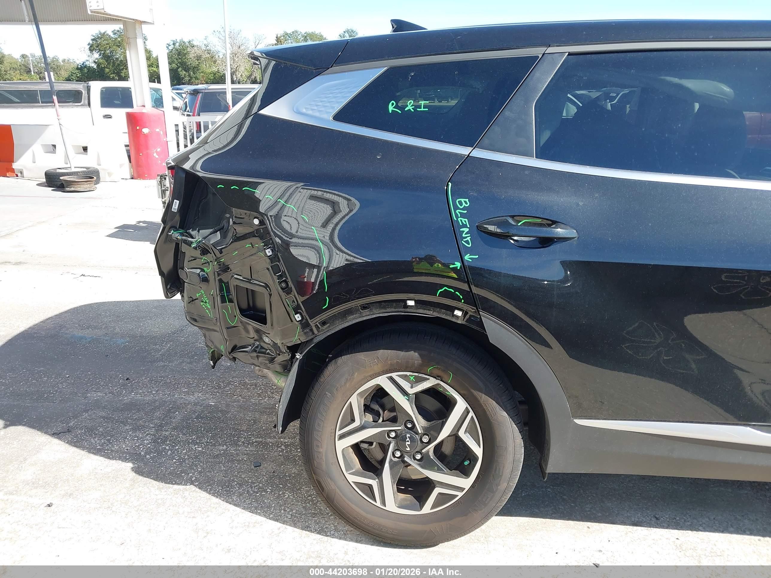KIA SPORTAGE image 6