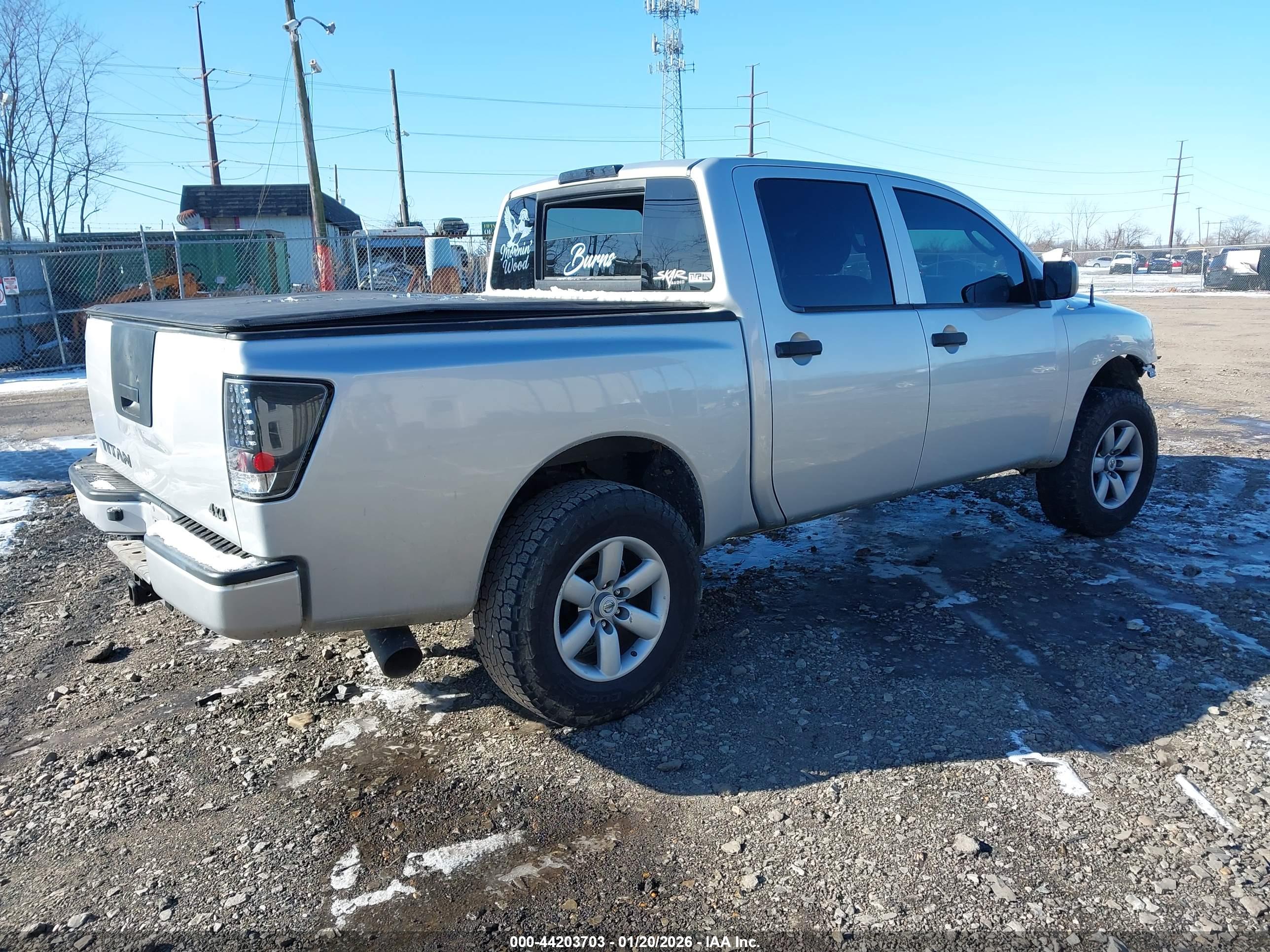 NISSAN TITAN image 4