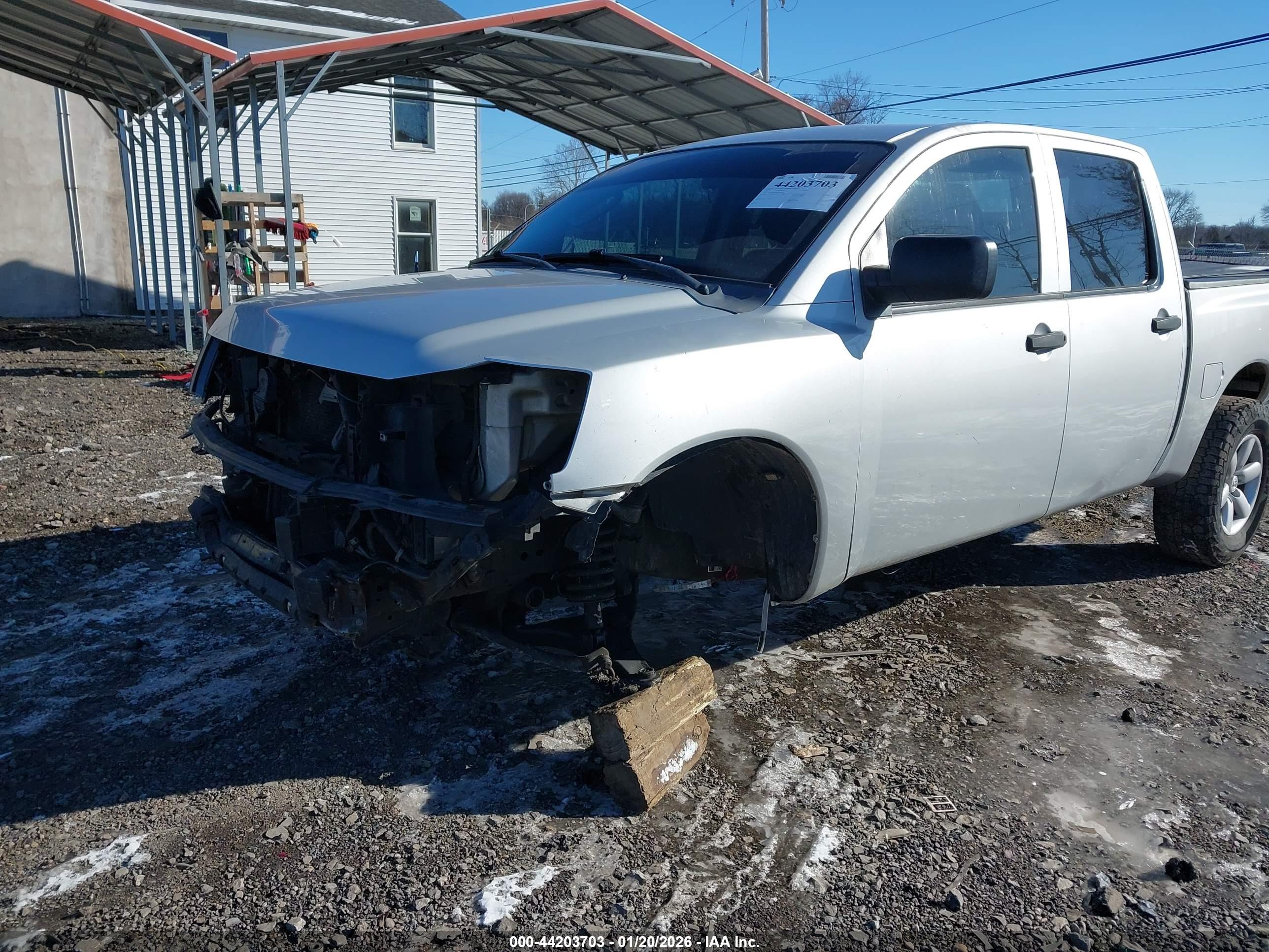 NISSAN TITAN image 6