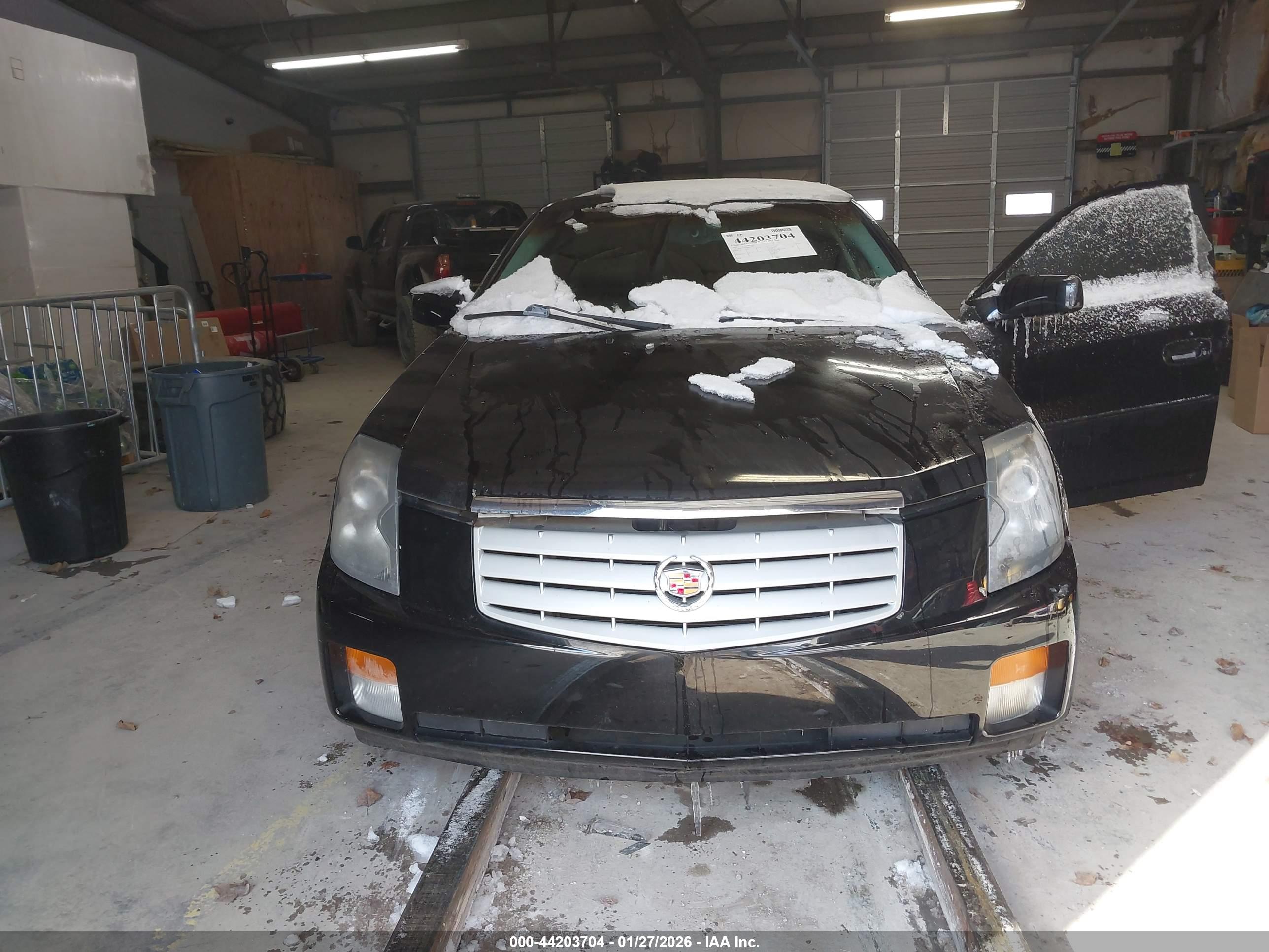 CADILLAC CTS image 6