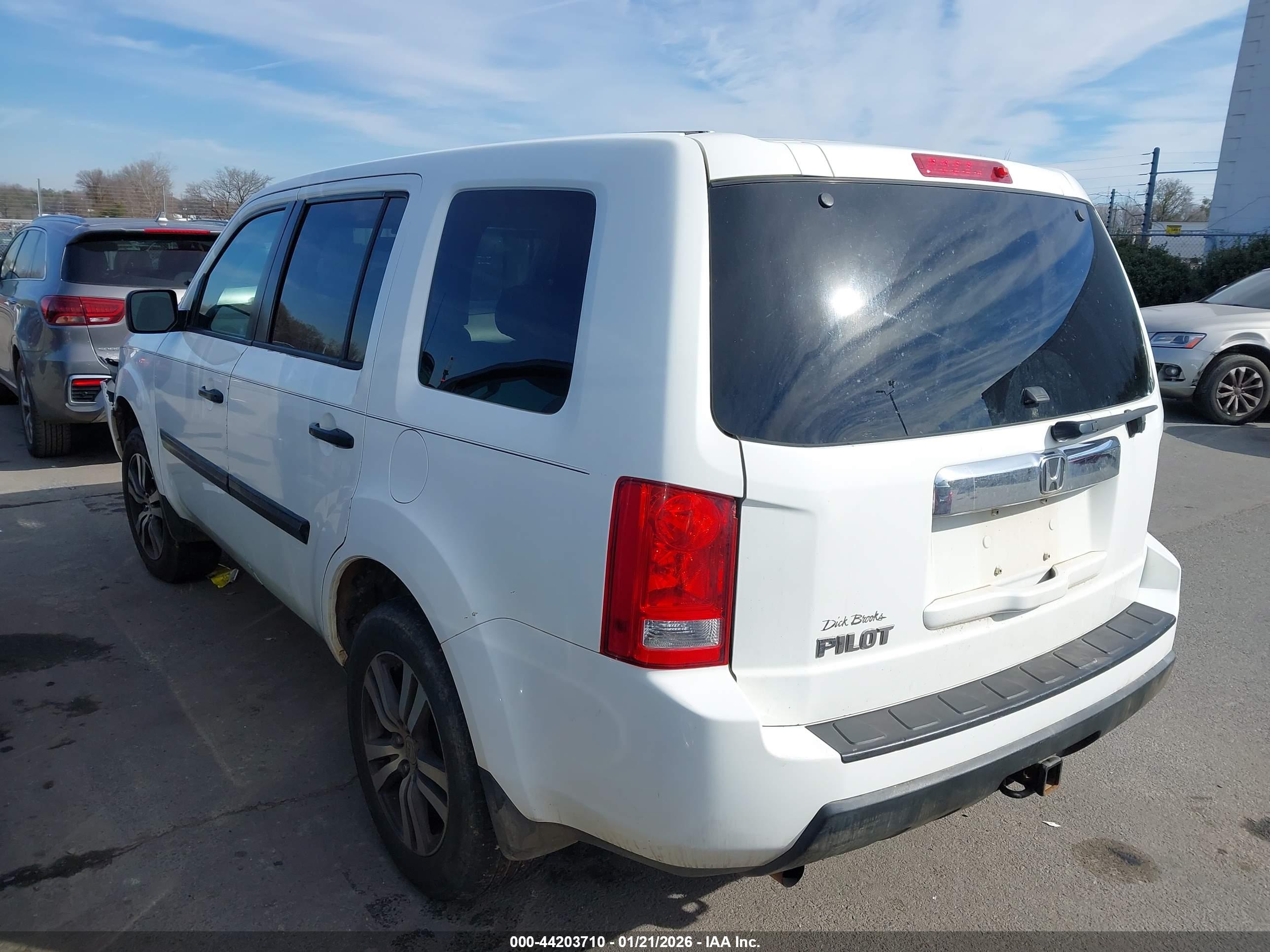 HONDA PILOT image 3