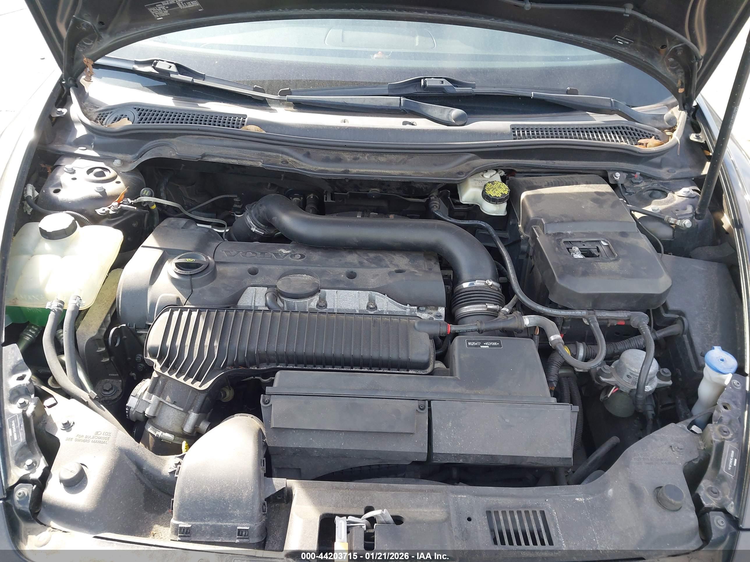VOLVO C70 image 10