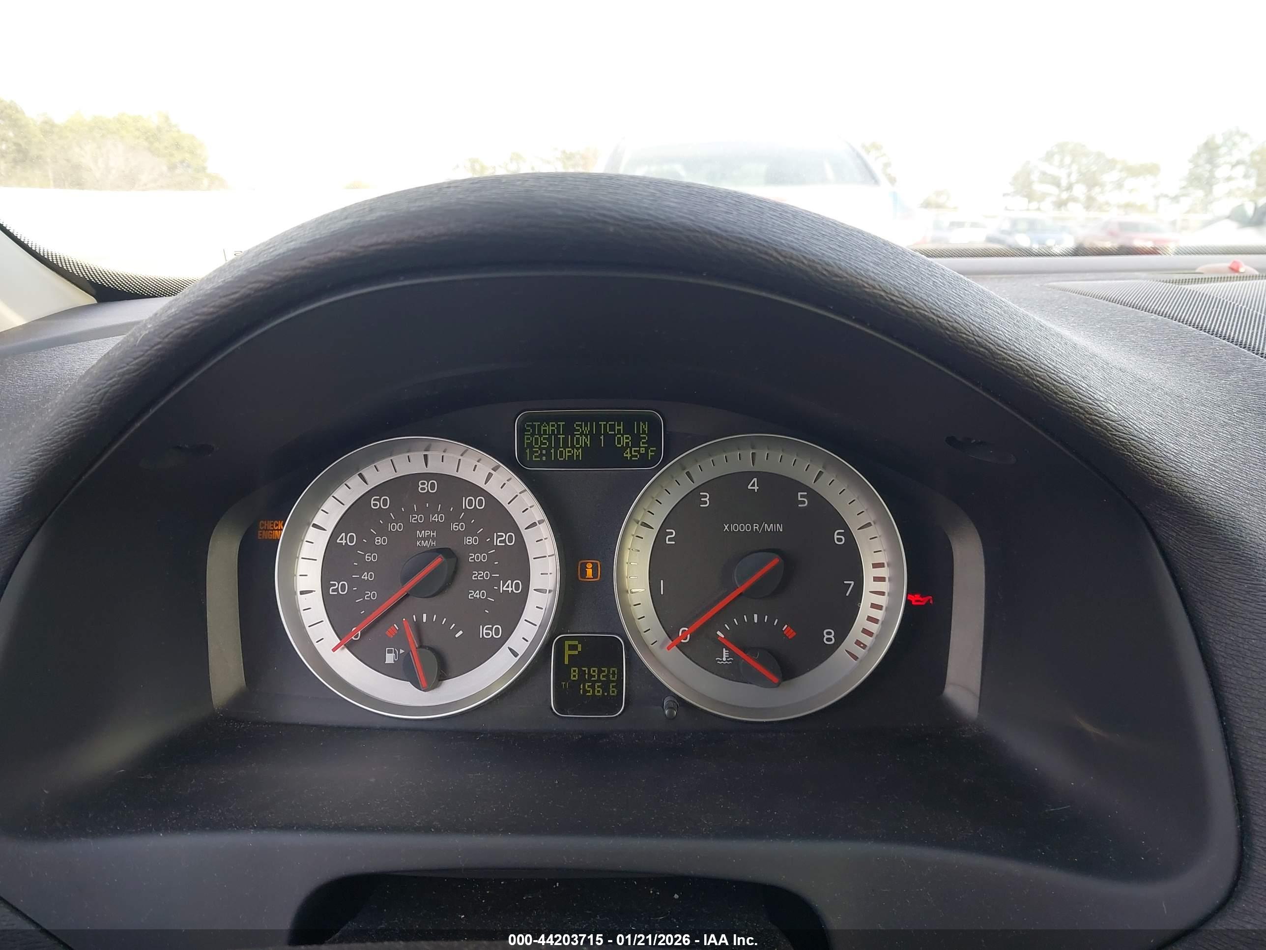 VOLVO C70 image 7