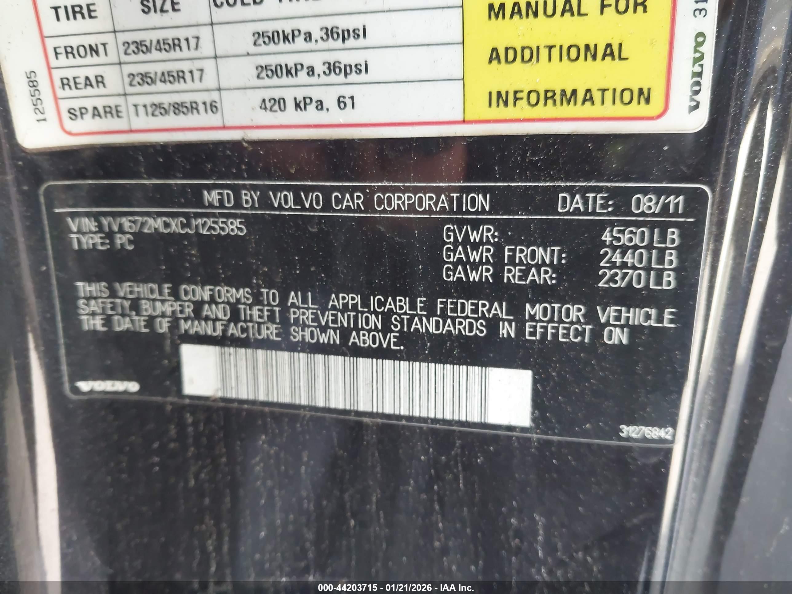 VOLVO C70 image 9