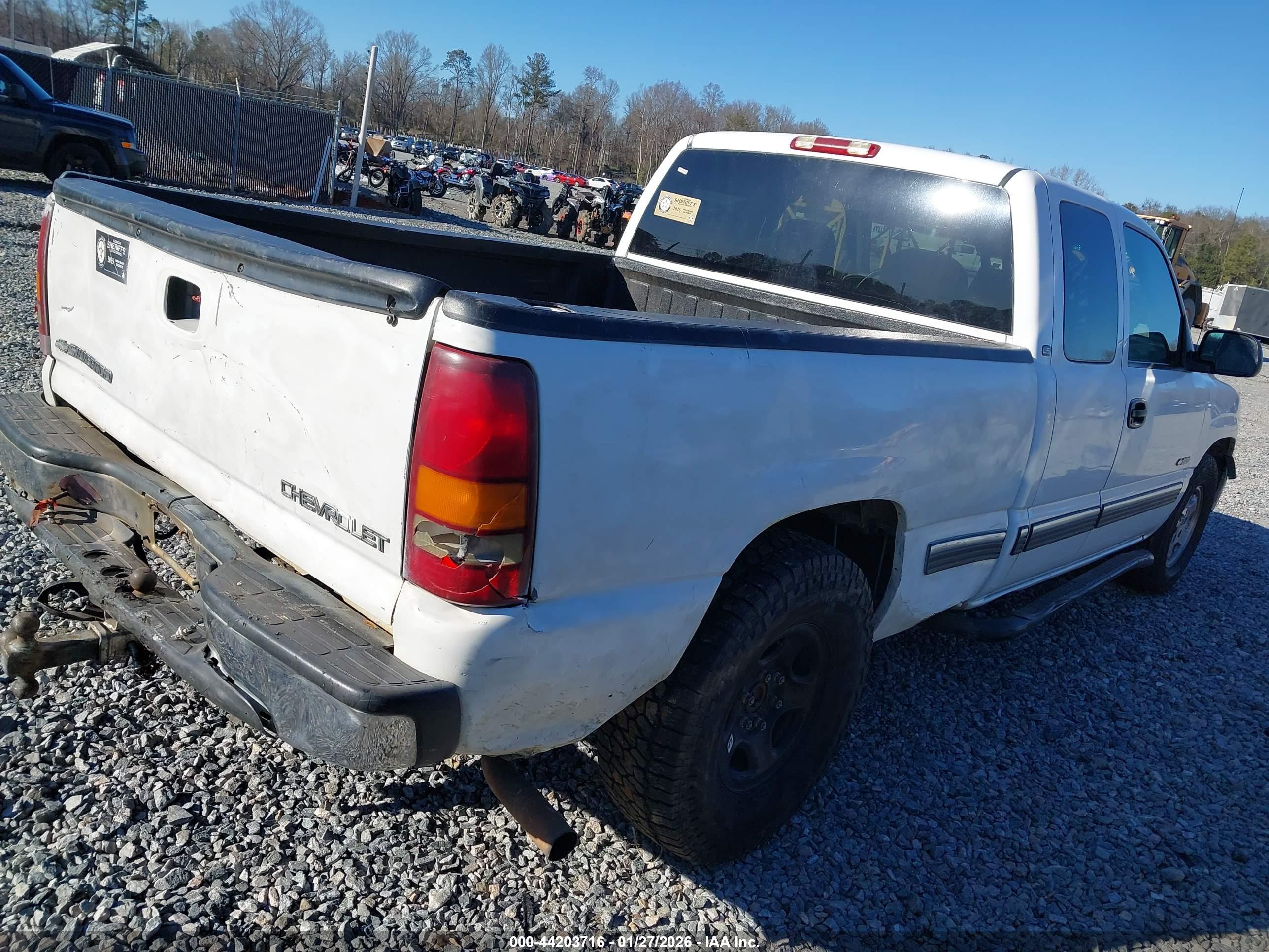 CHEVROLET SILVERADO image 4