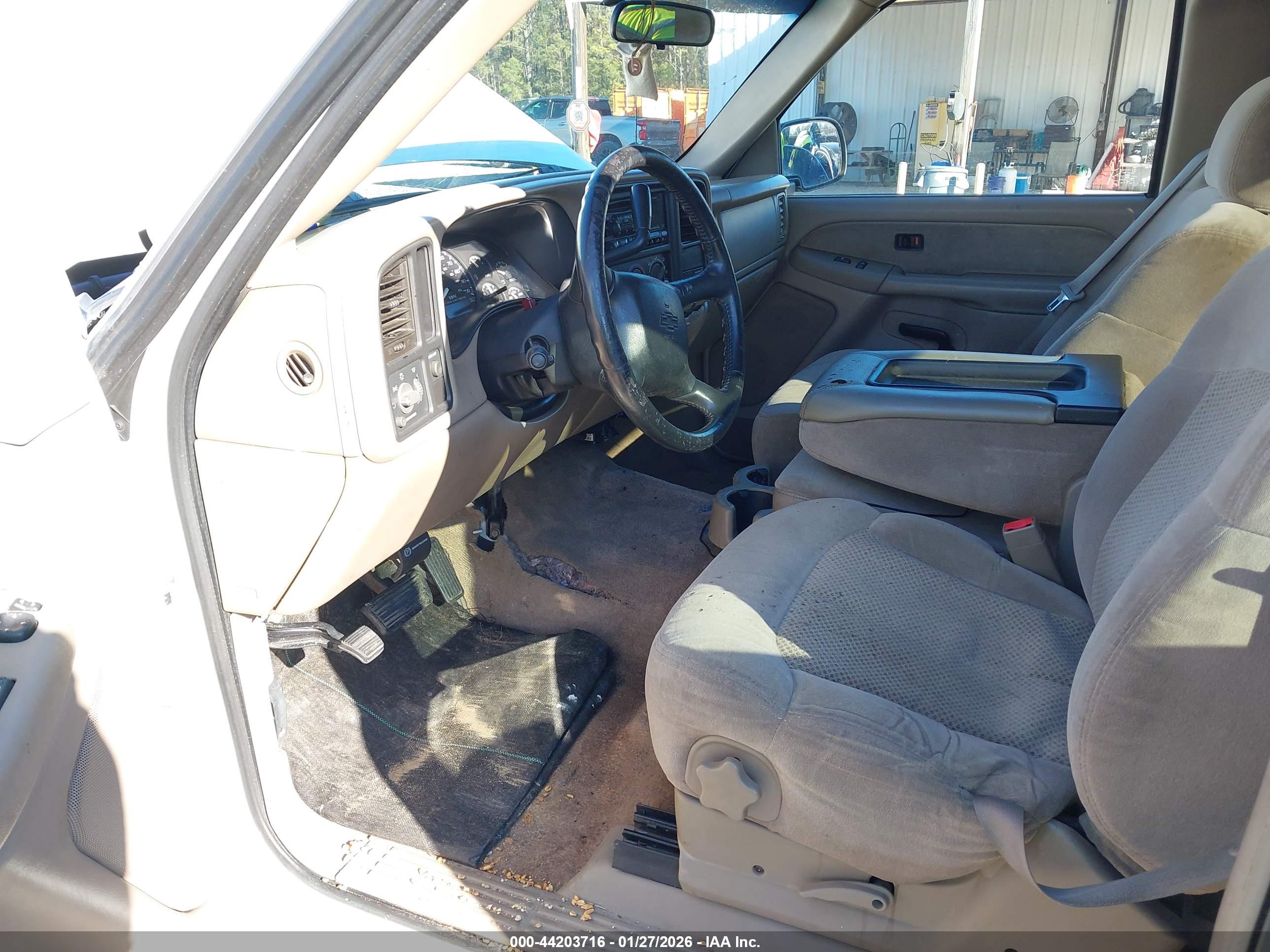CHEVROLET SILVERADO image 5