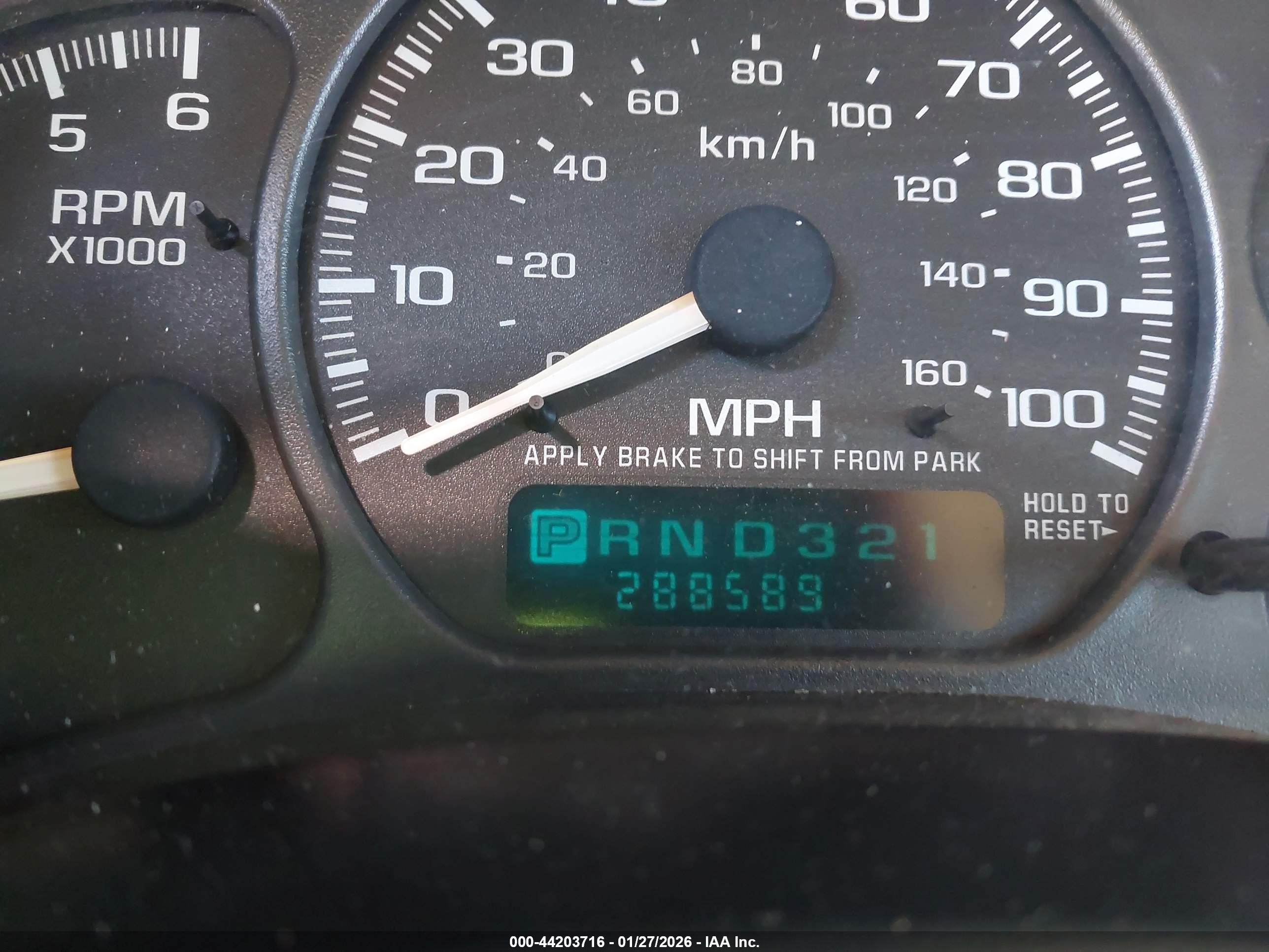 CHEVROLET SILVERADO image 7
