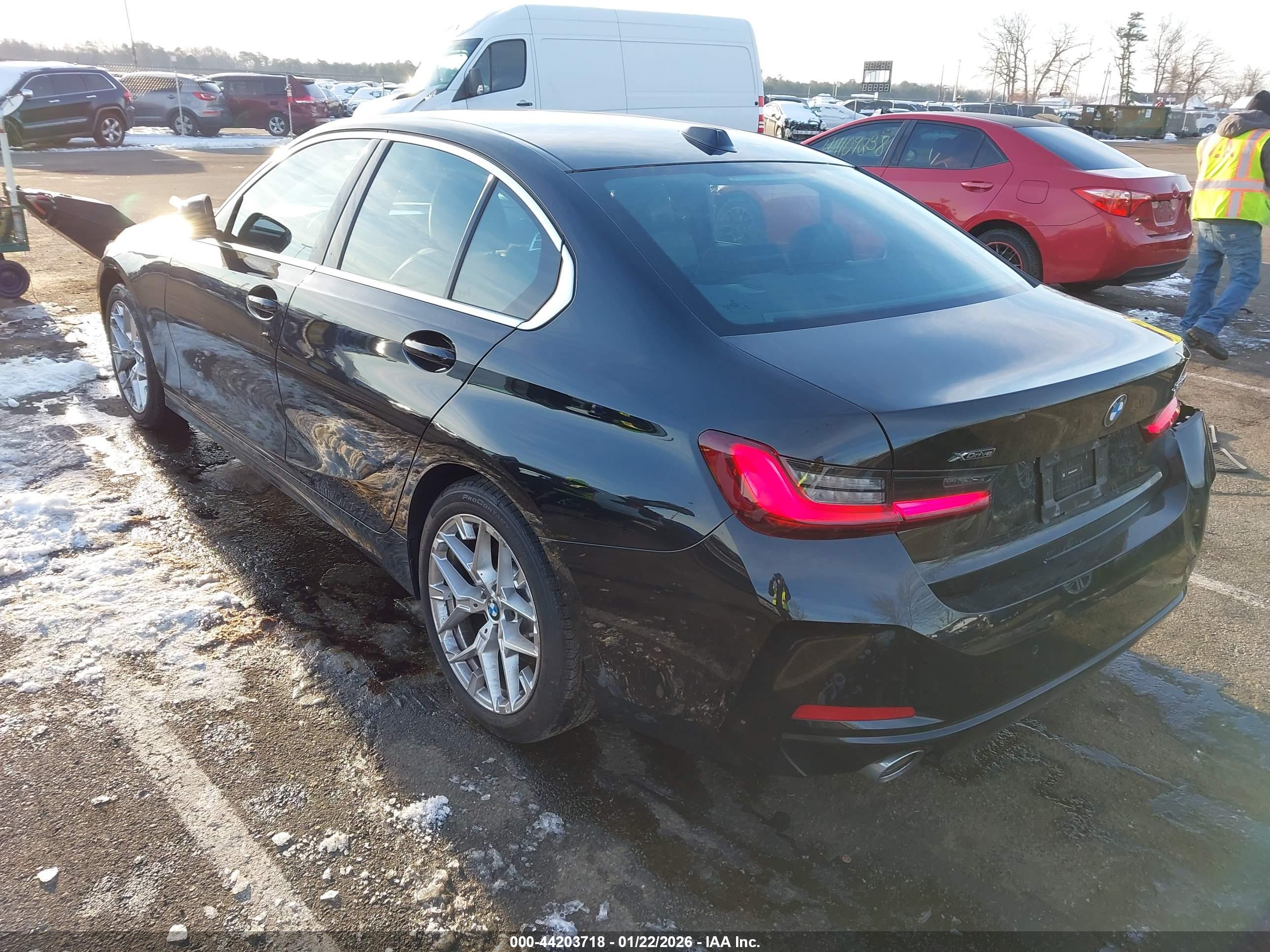 BMW 330I image 3