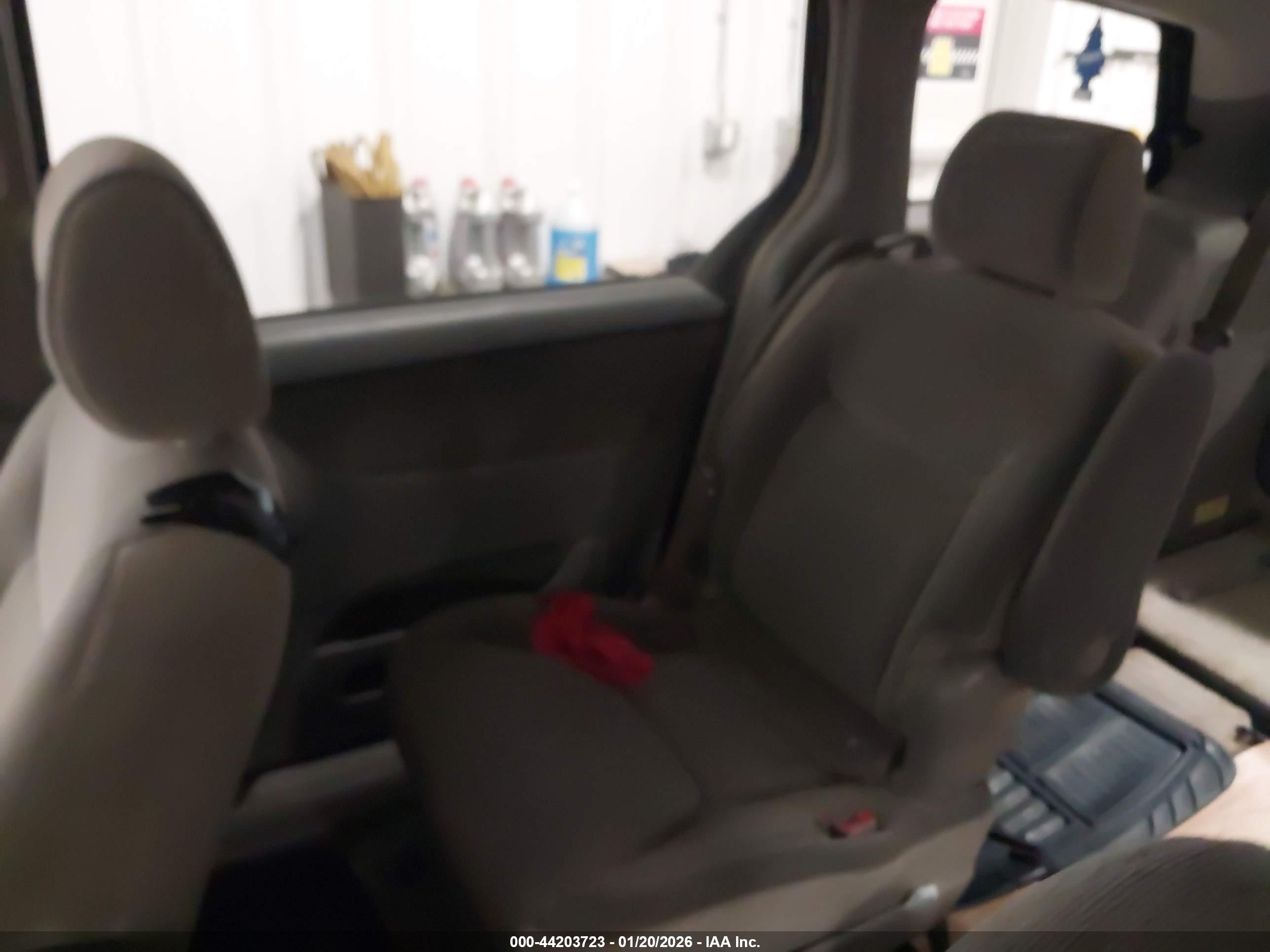 TOYOTA SIENNA image 8